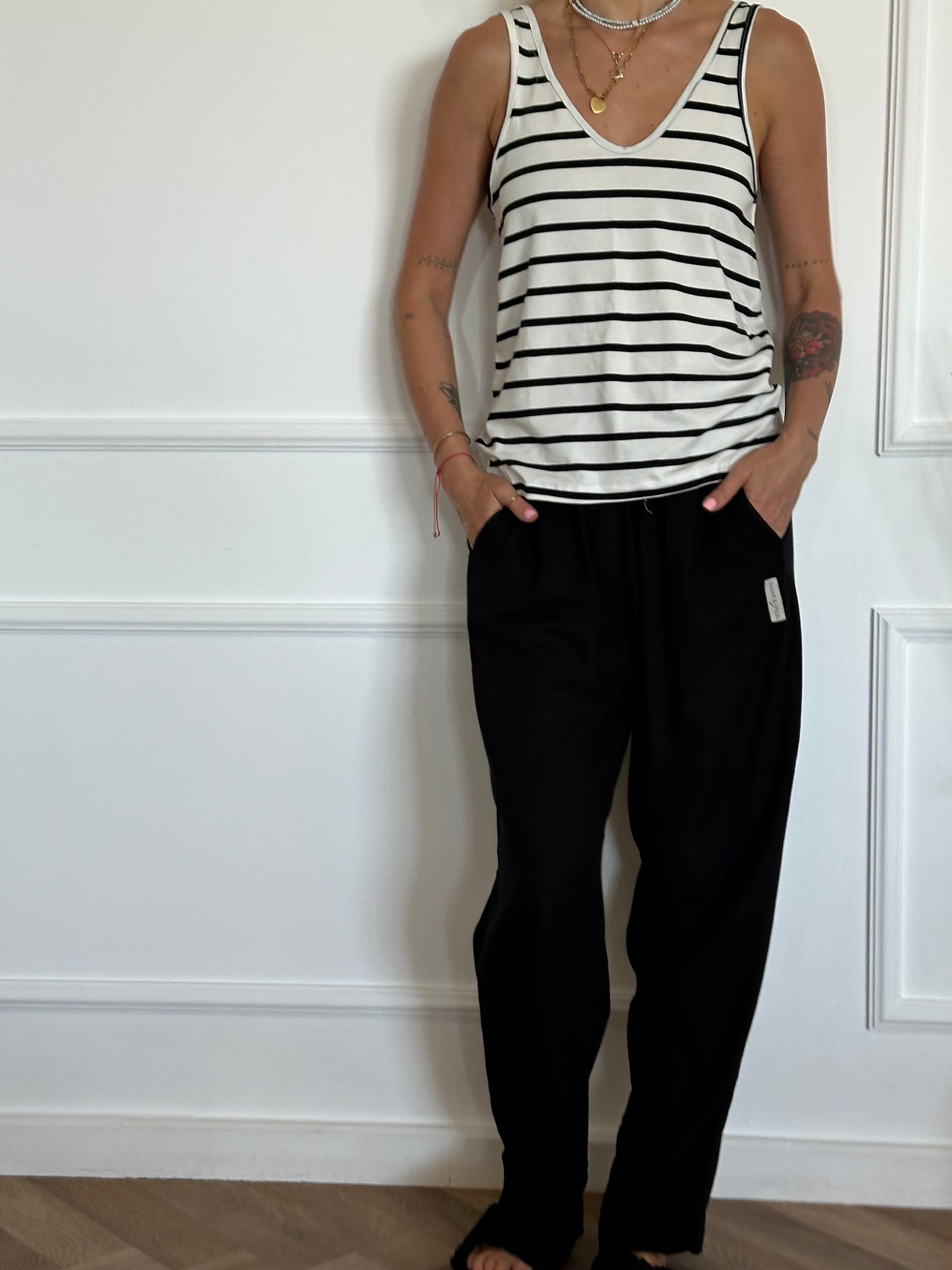 גופיית ניס פסים שחורים