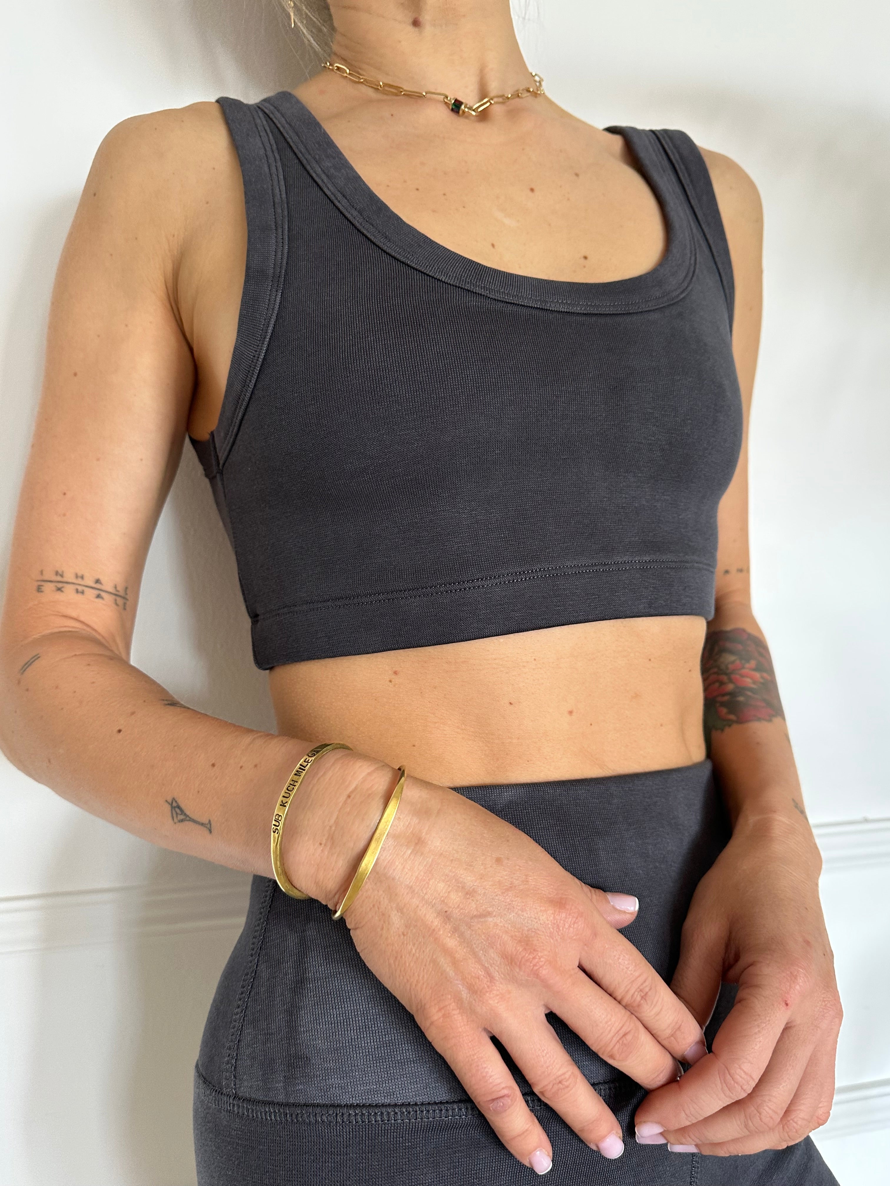 טופ יוגה סטון ווש DARK GRAY