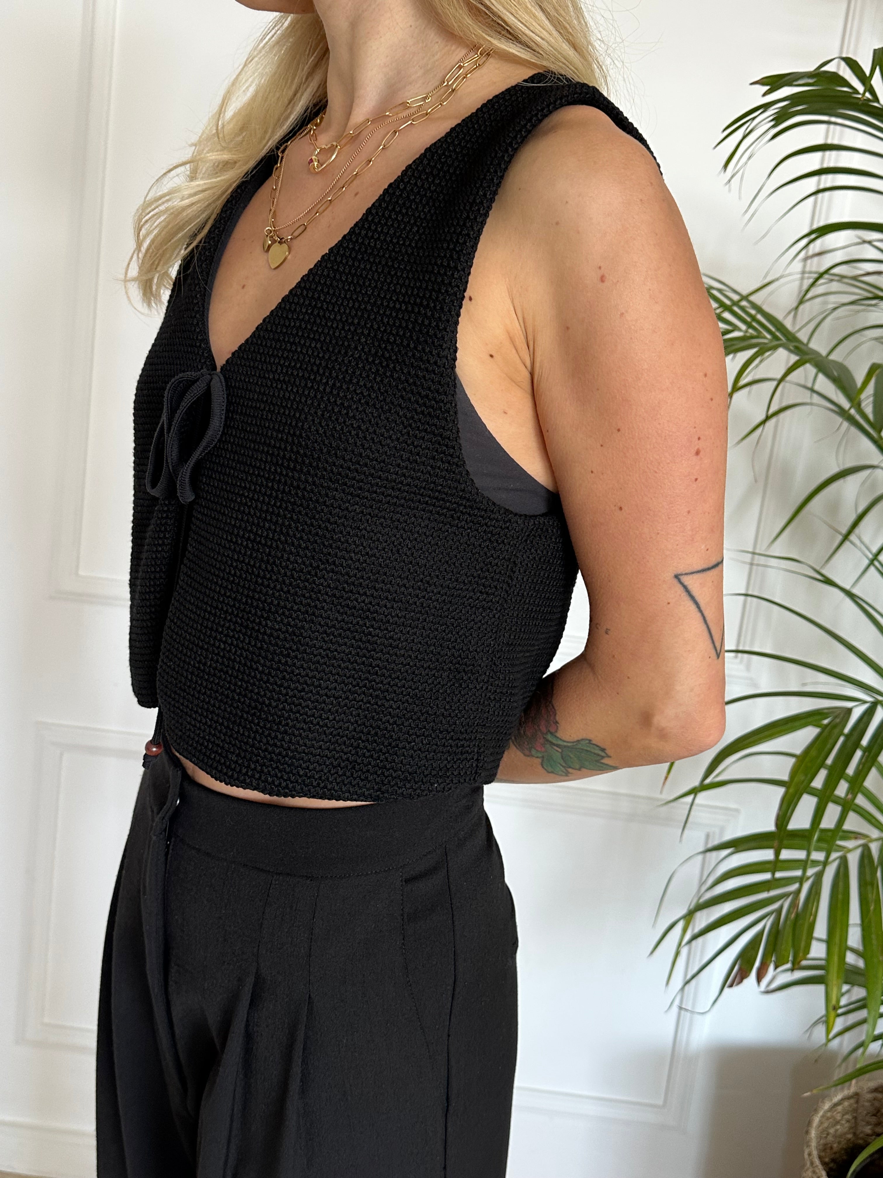 ווסט קשירה שחור