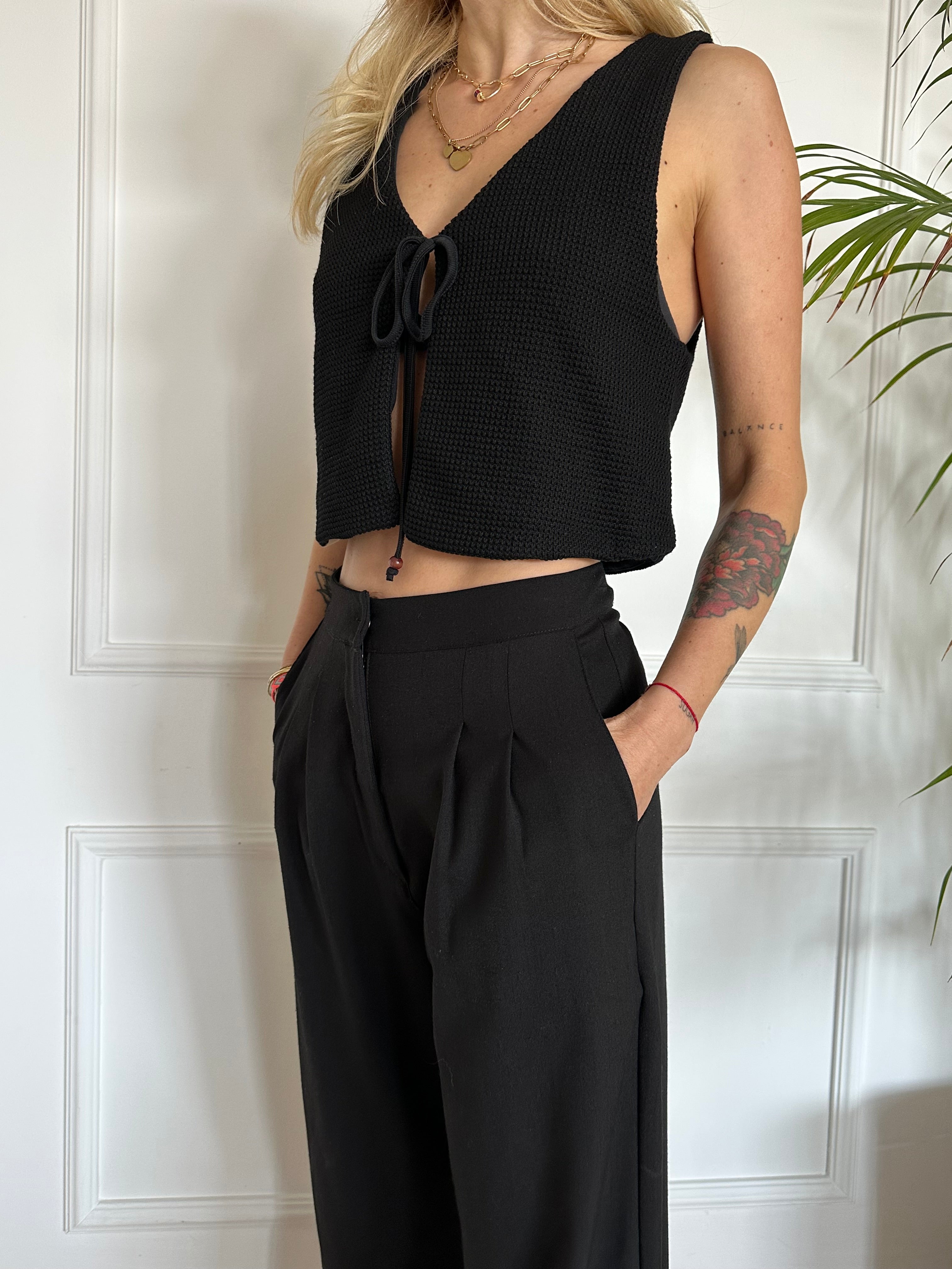 ווסט קשירה שחור