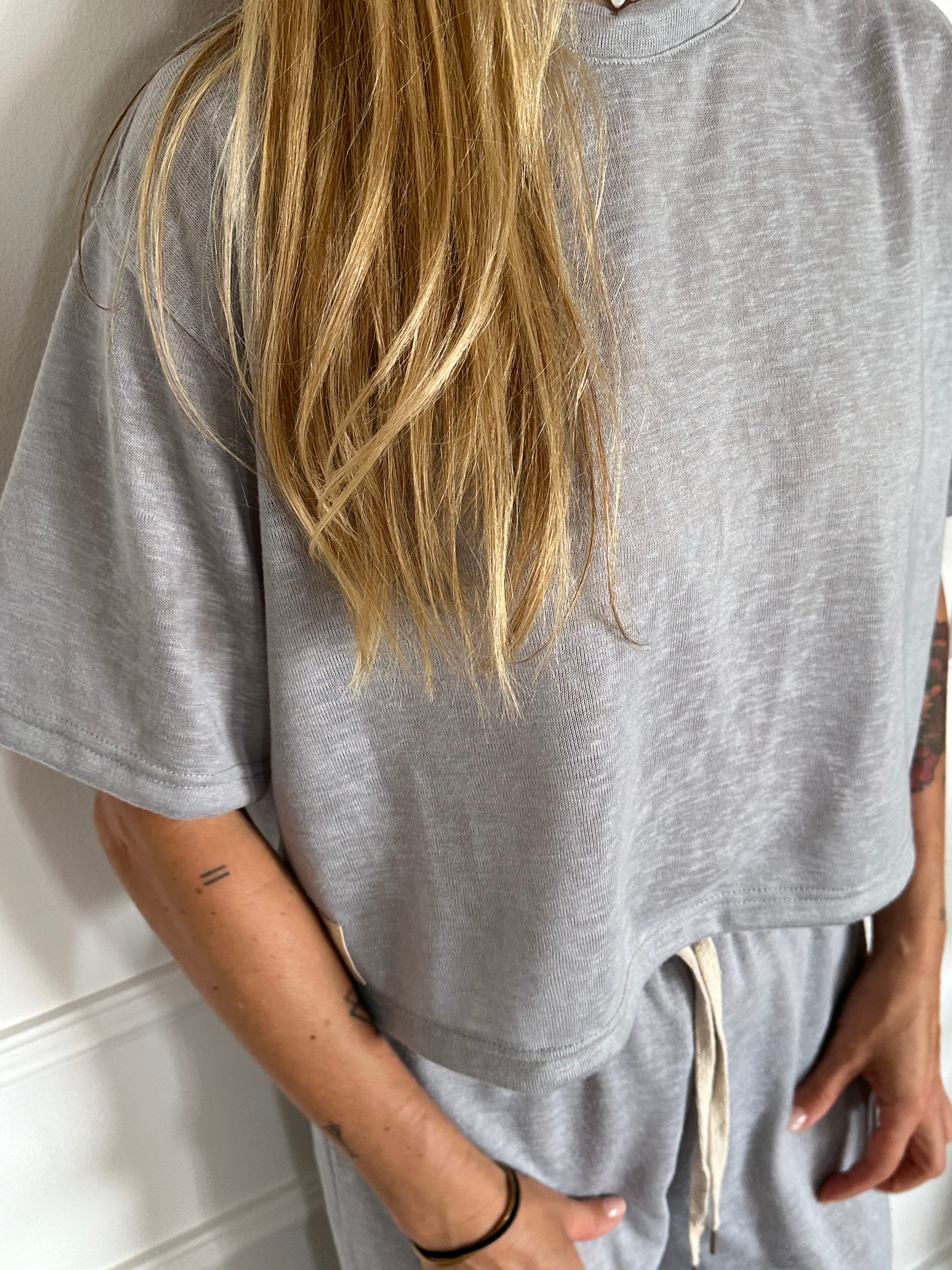 חולצת קרופ ALEX סלאב אבן