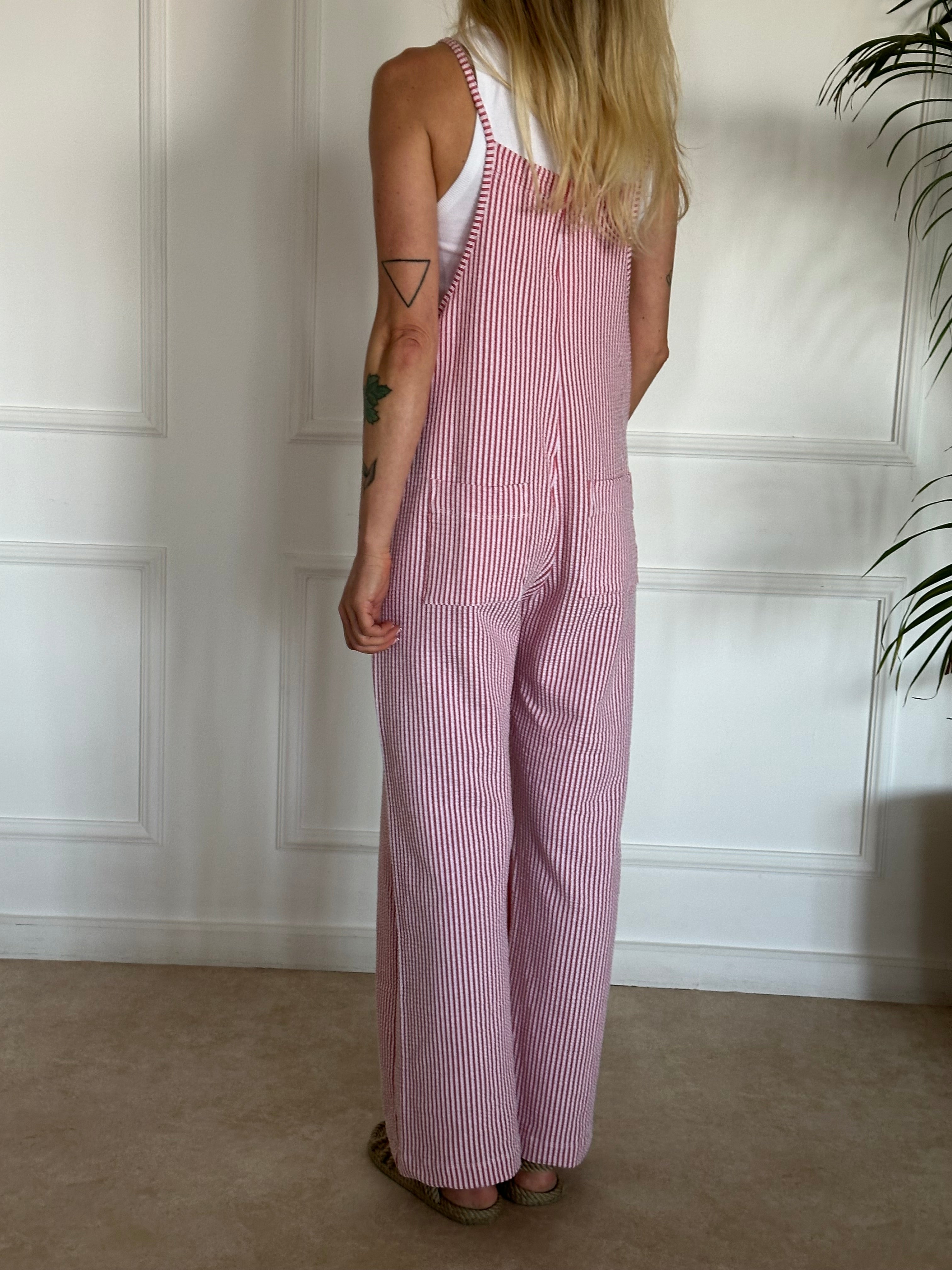 אוברול פסים אדומים