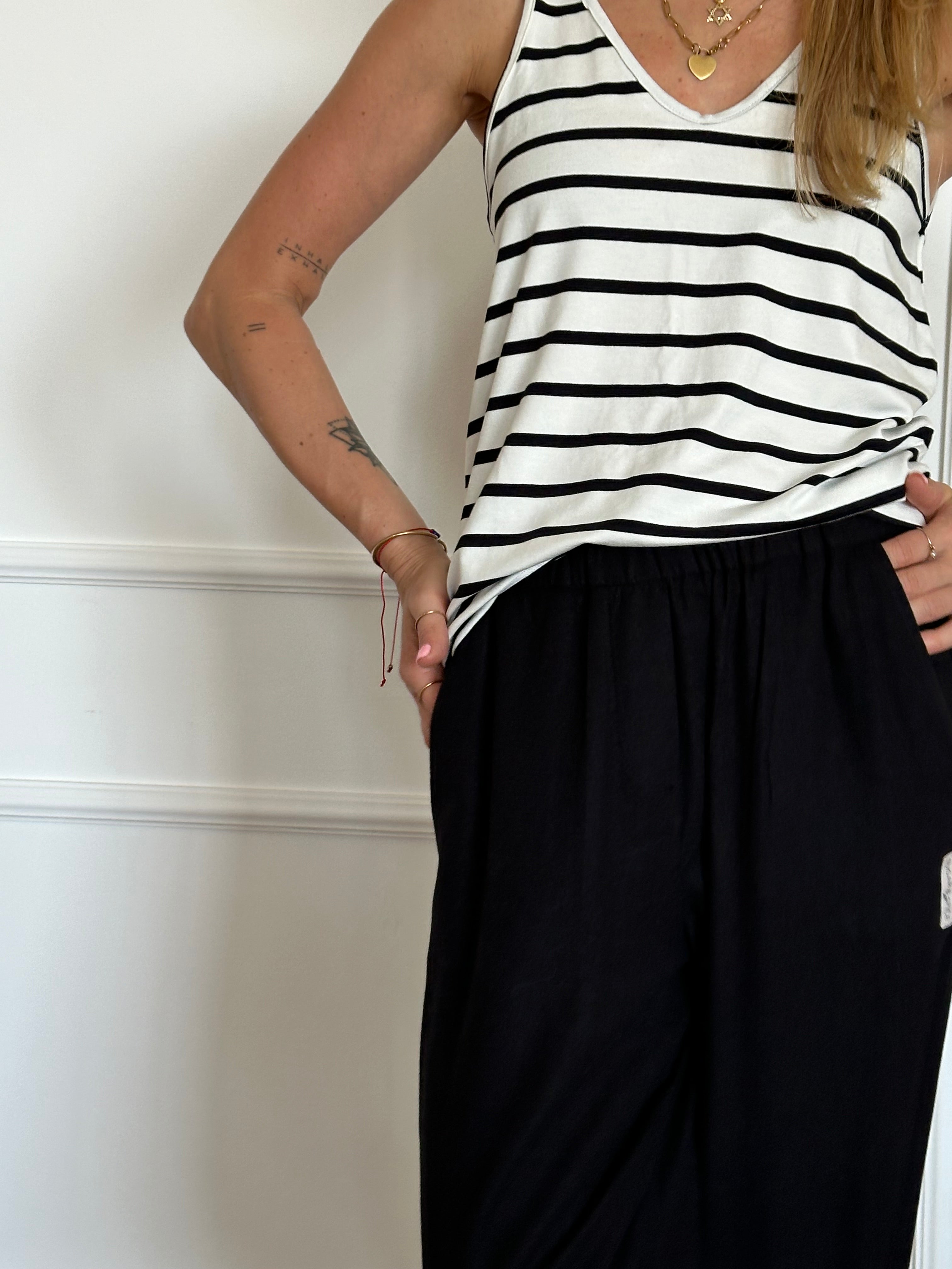 גופיית ניס פסים שחורים