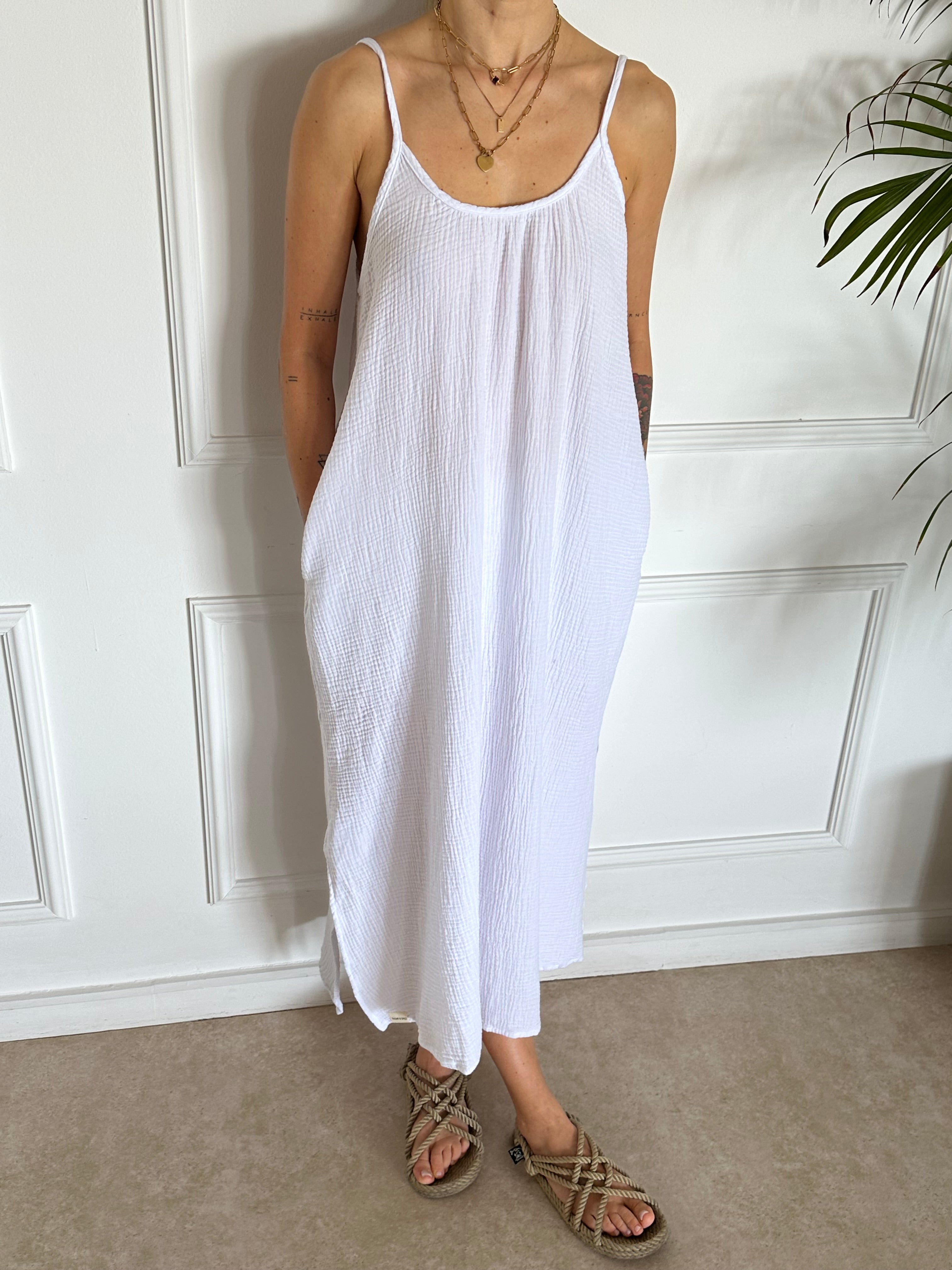 שמלת ELLA טטרה לבנה