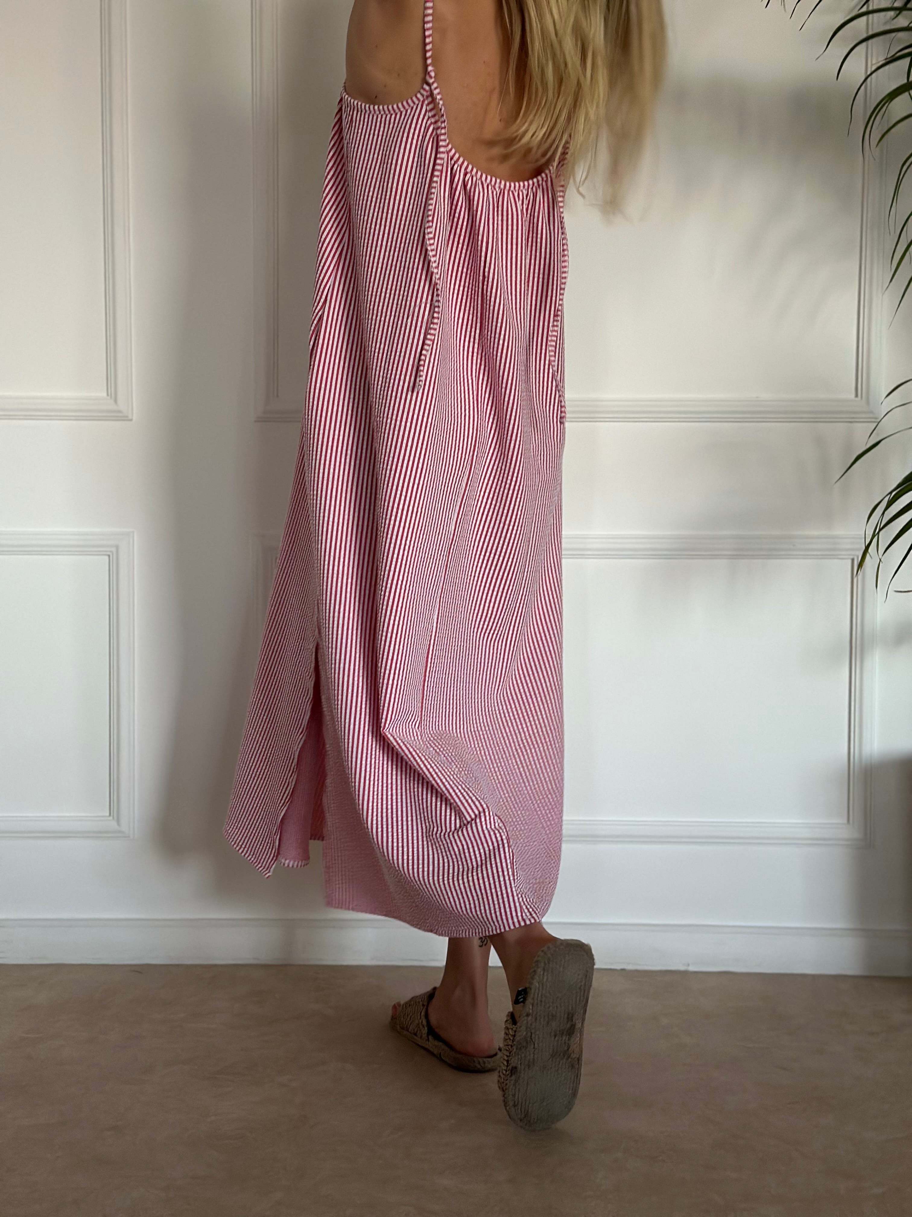 שמלת ELLA פסים אדומים