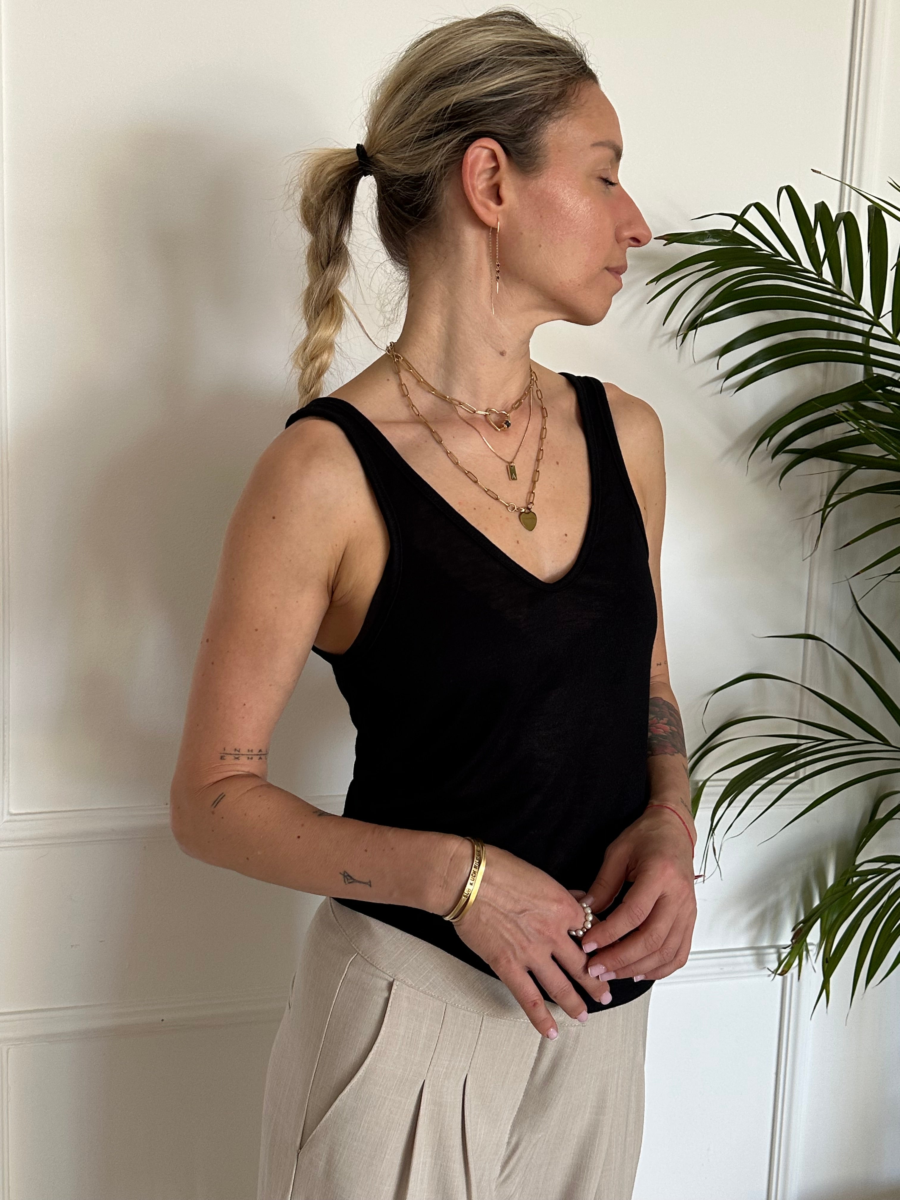 גופיית ניס סלאב פשתן שחורה