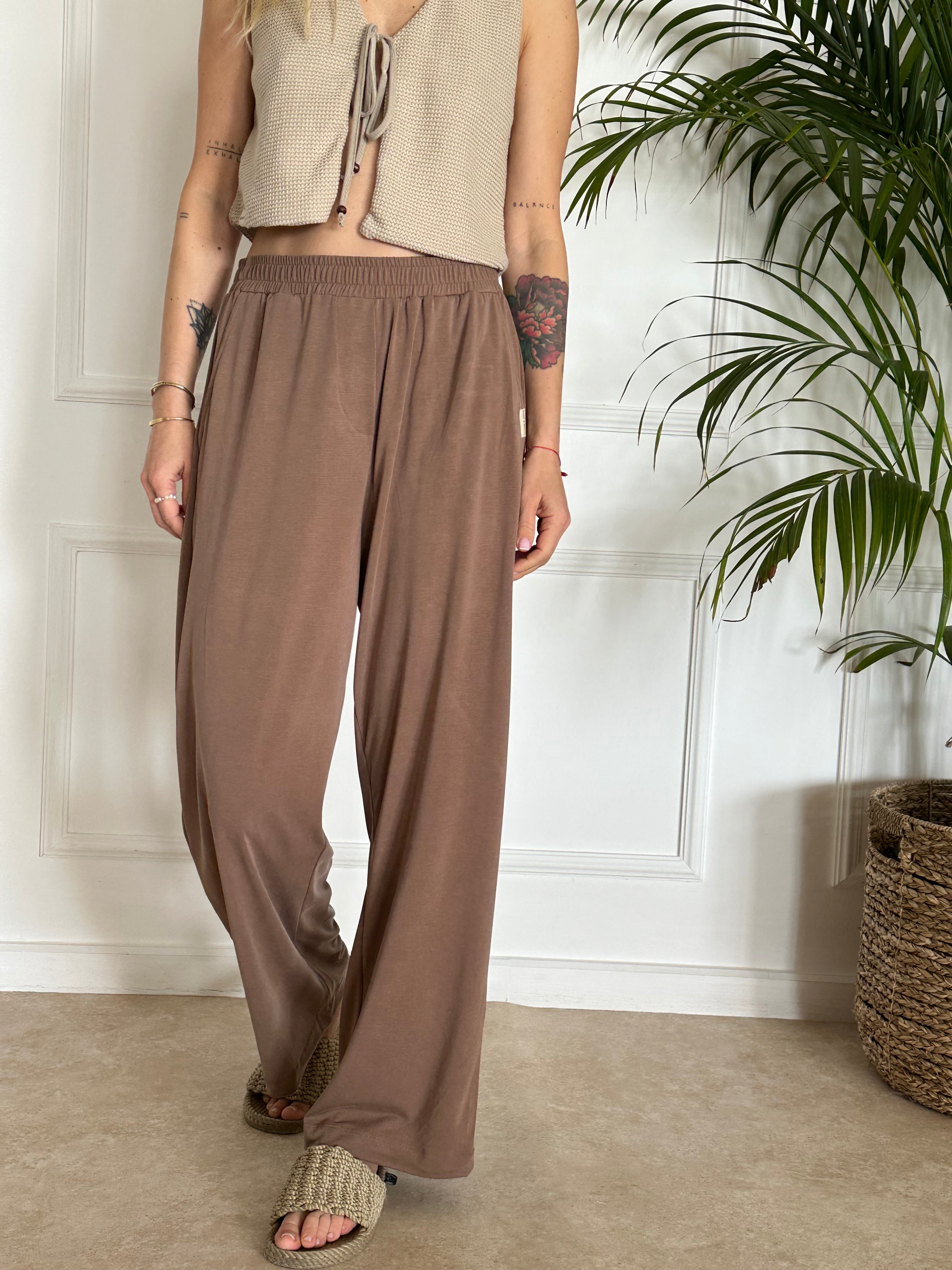 מכנסי EVA בראוני