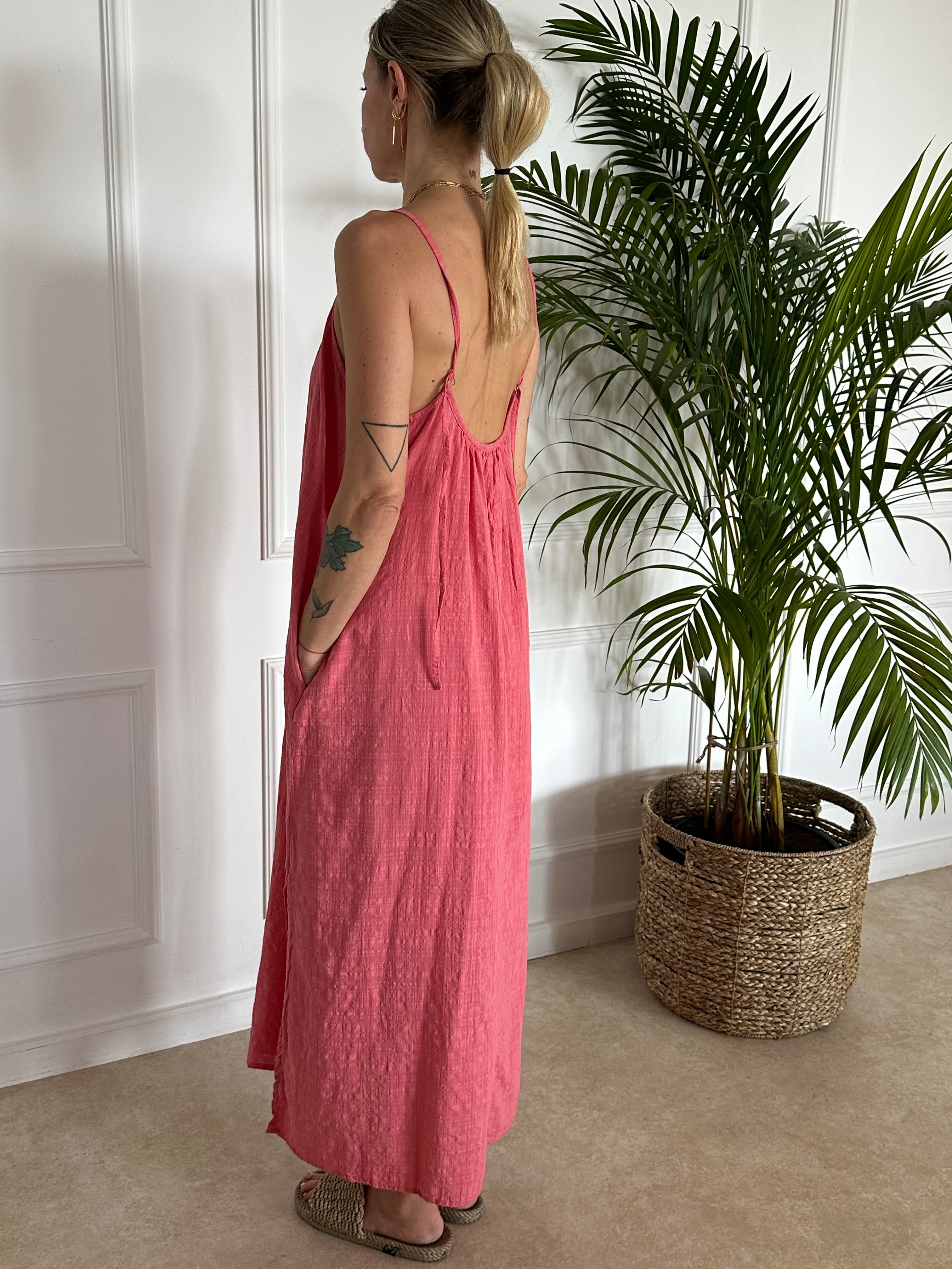 שמלת ELLA משבצות אדומה