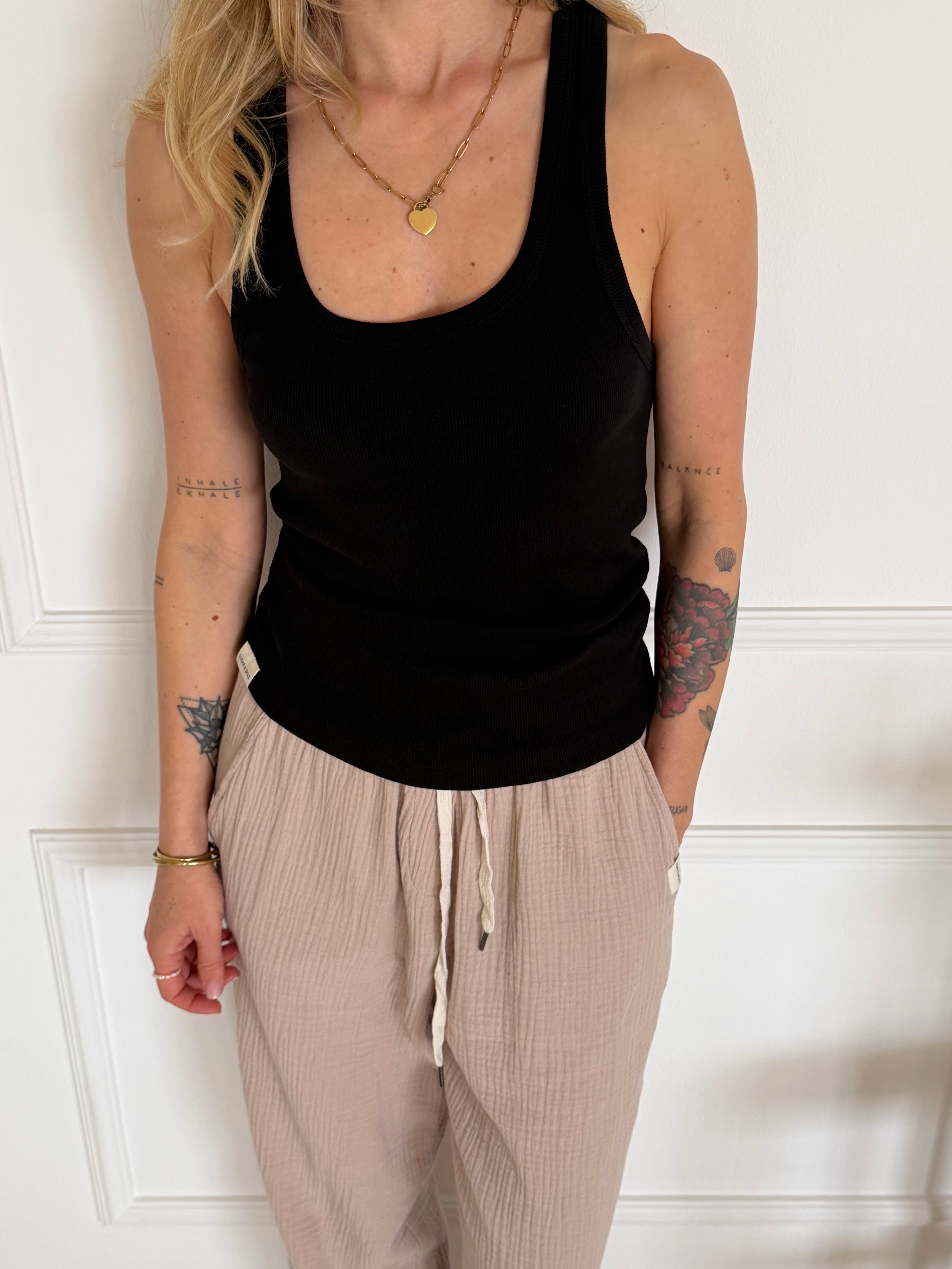 מארז 2 גופיות ריב : לבן+שחור