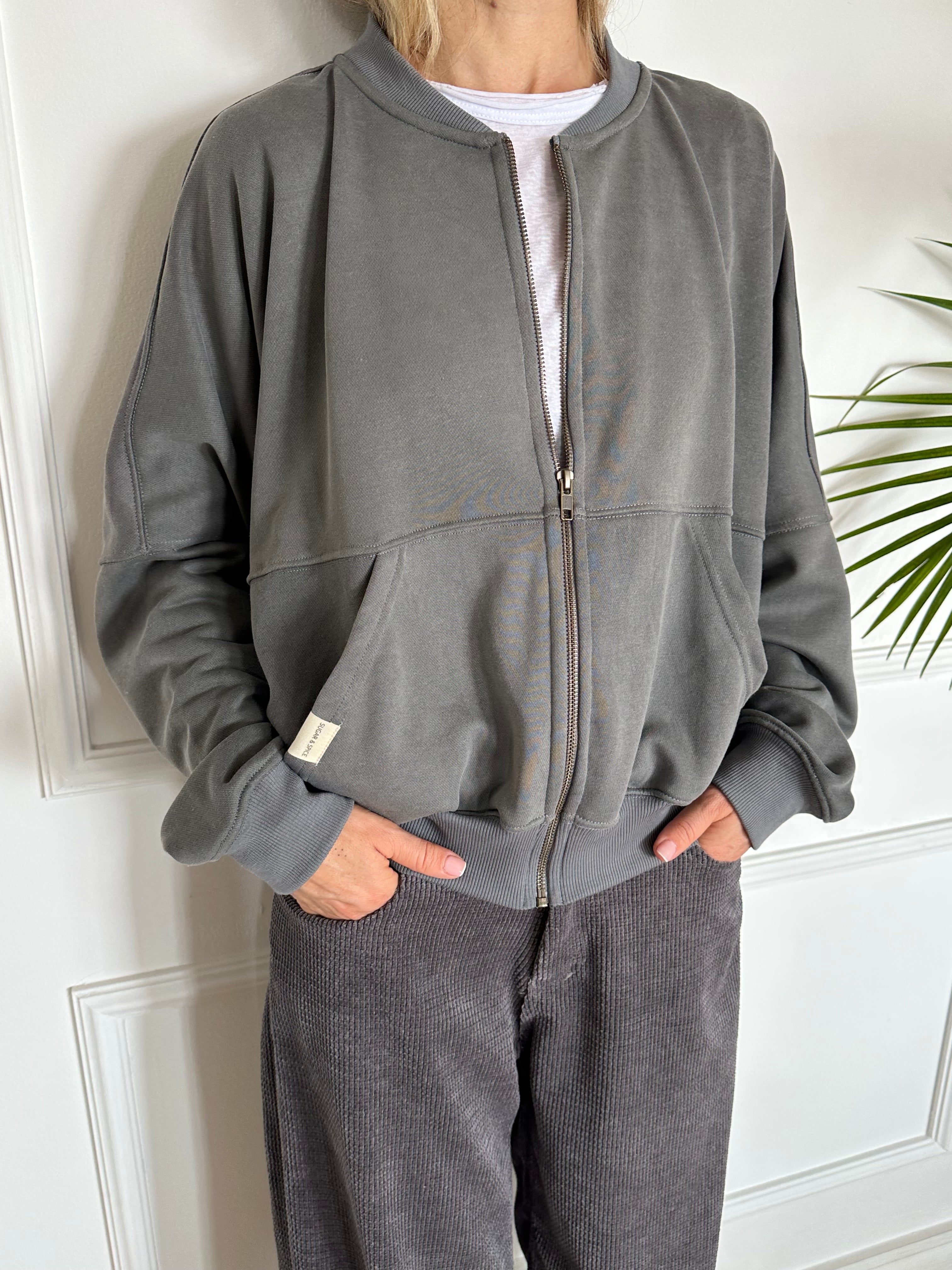 בומבר פרנץ&