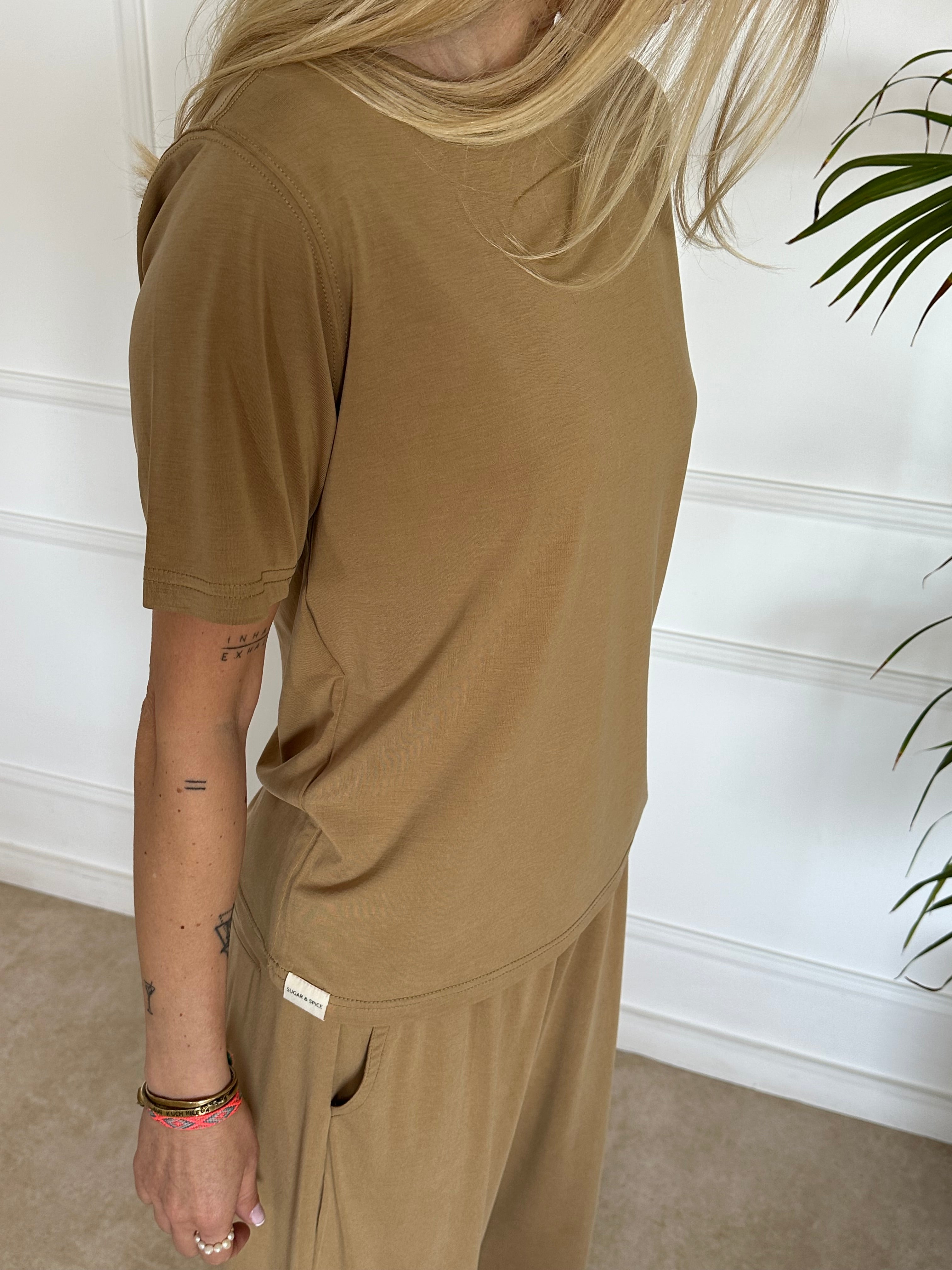 טי שירט EVA חרדל