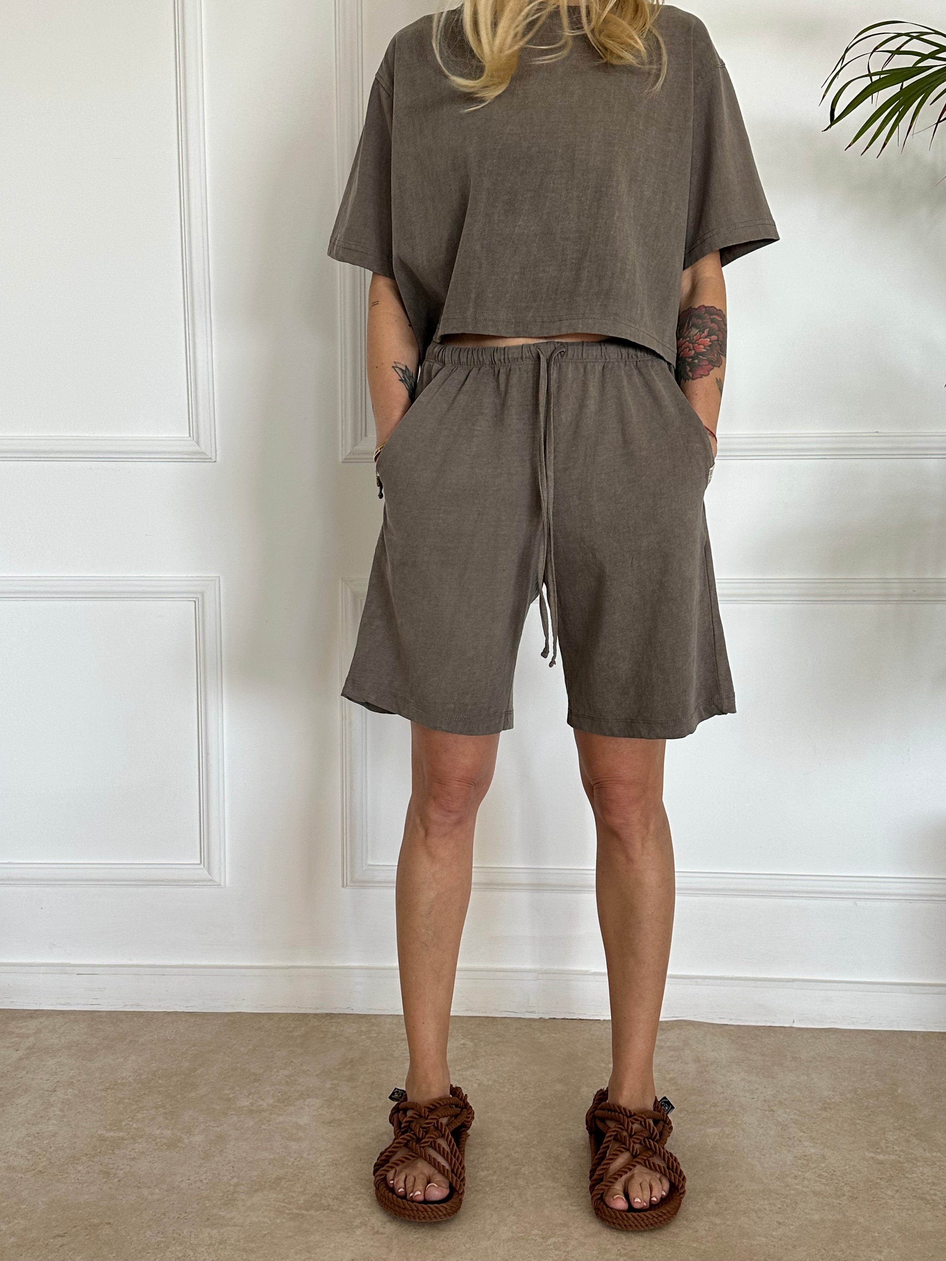 מכנסי ברמודה סטון ווש חומים