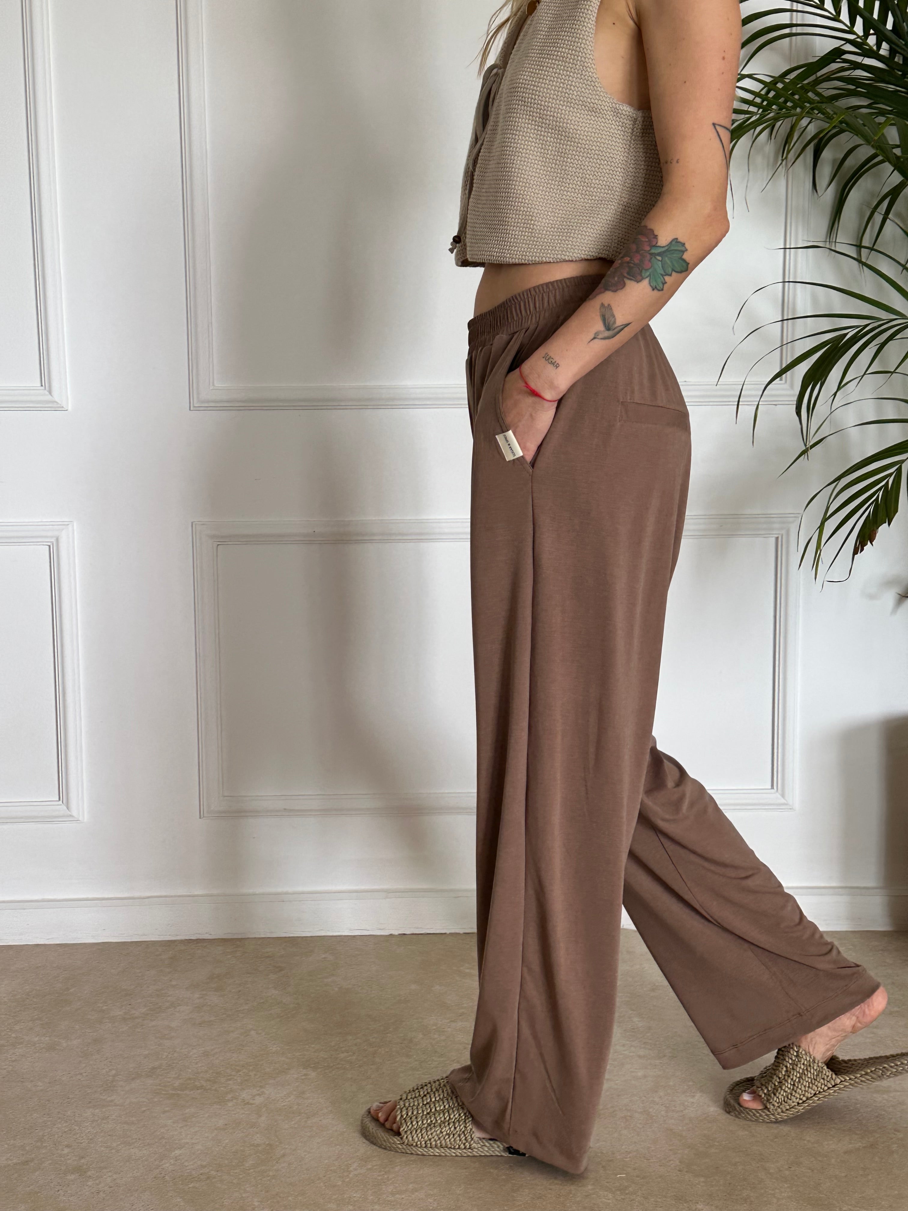 מכנסי EVA בראוני