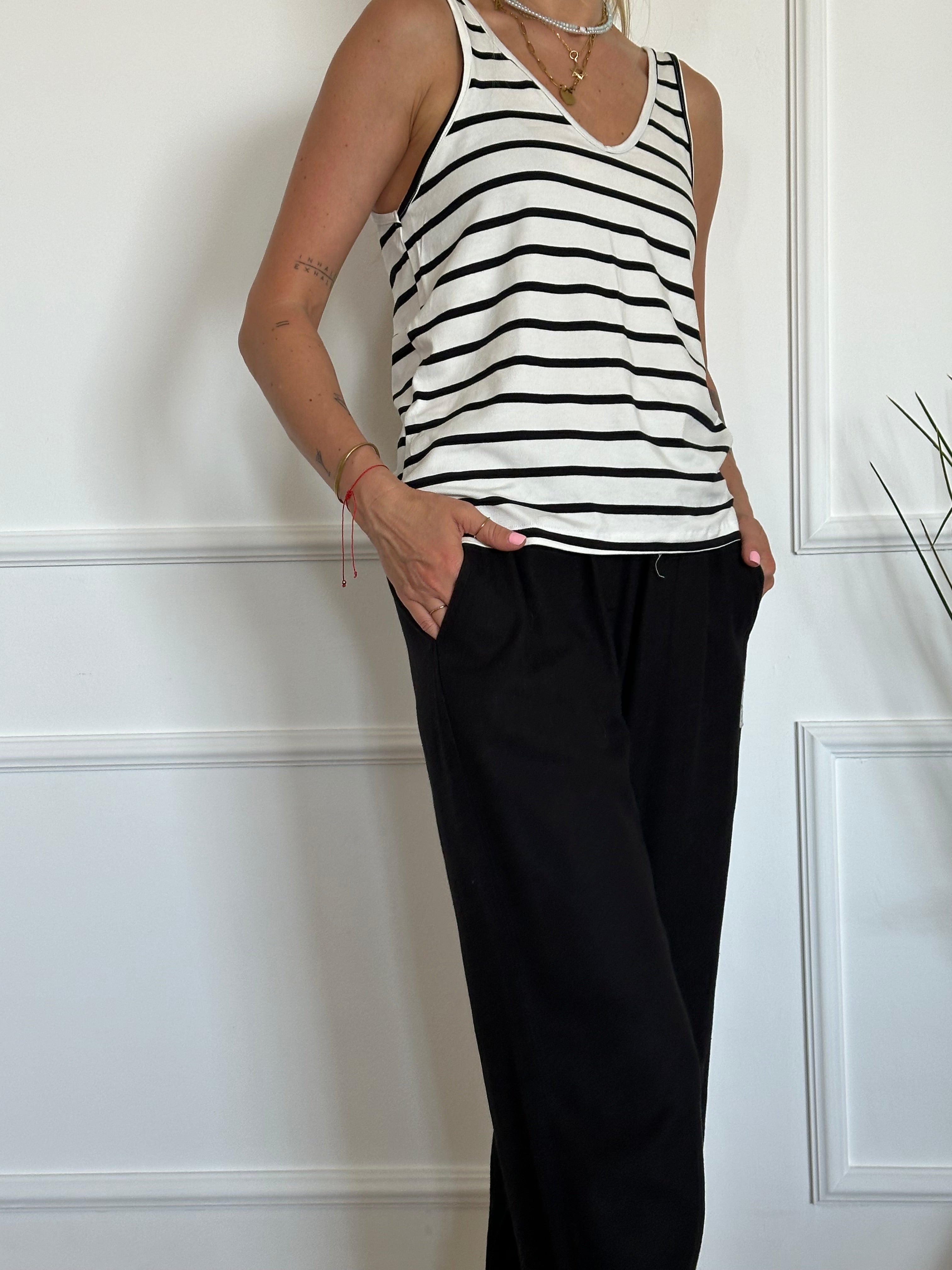 גופיית ניס פסים שחורים