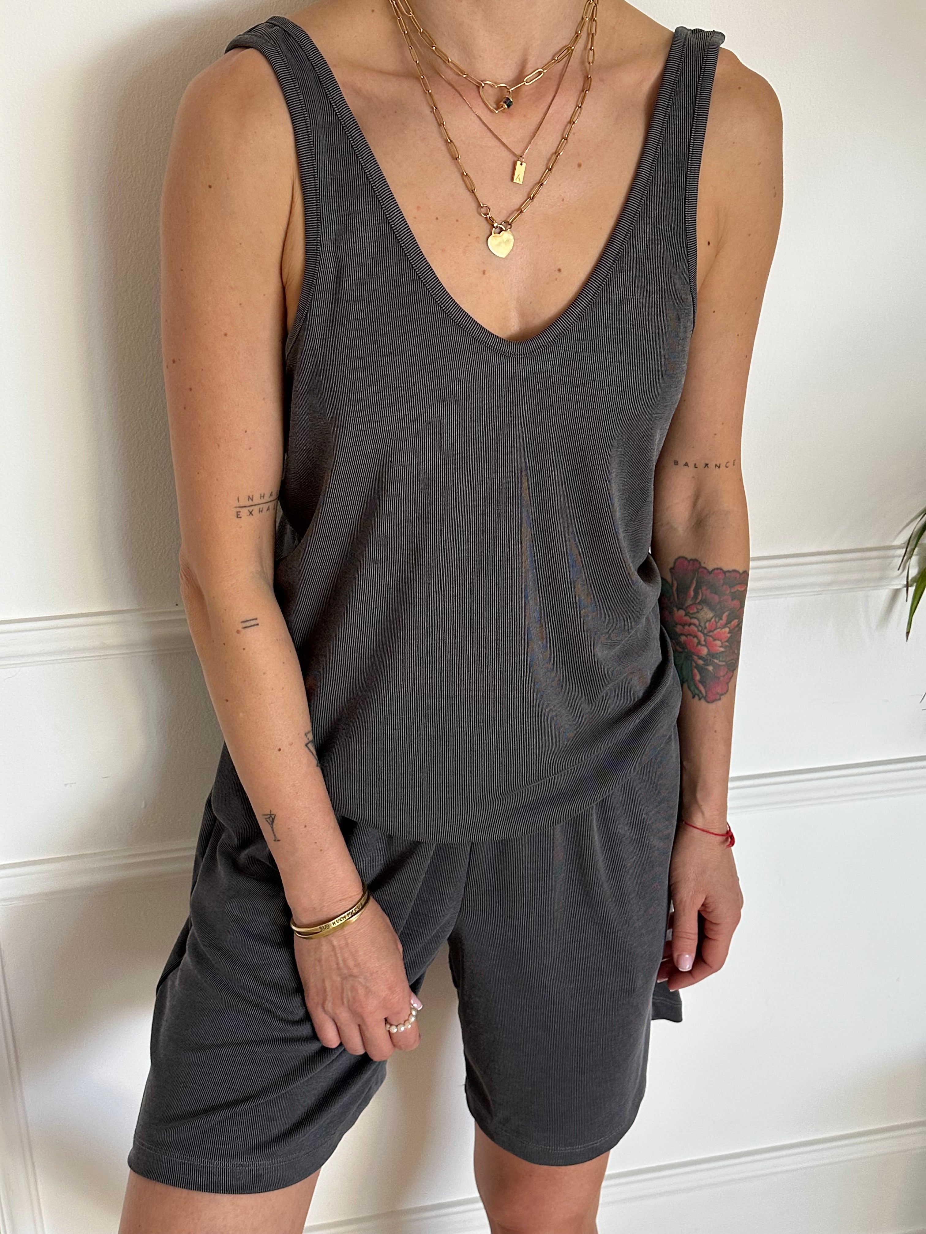 גופיית ניס אפורה פסים דקים