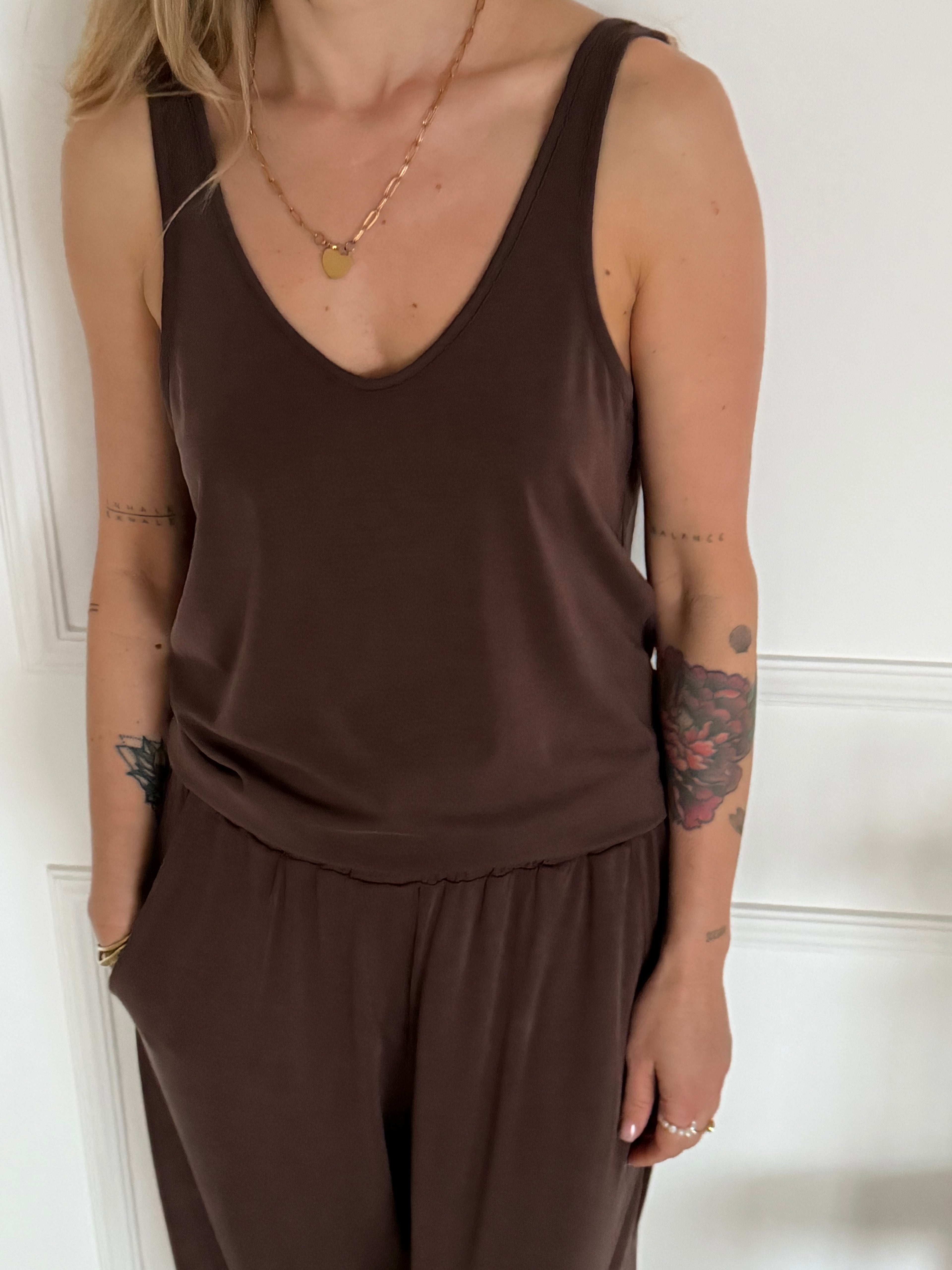 מארז 2 גופיות ניס : חומה+שחורה