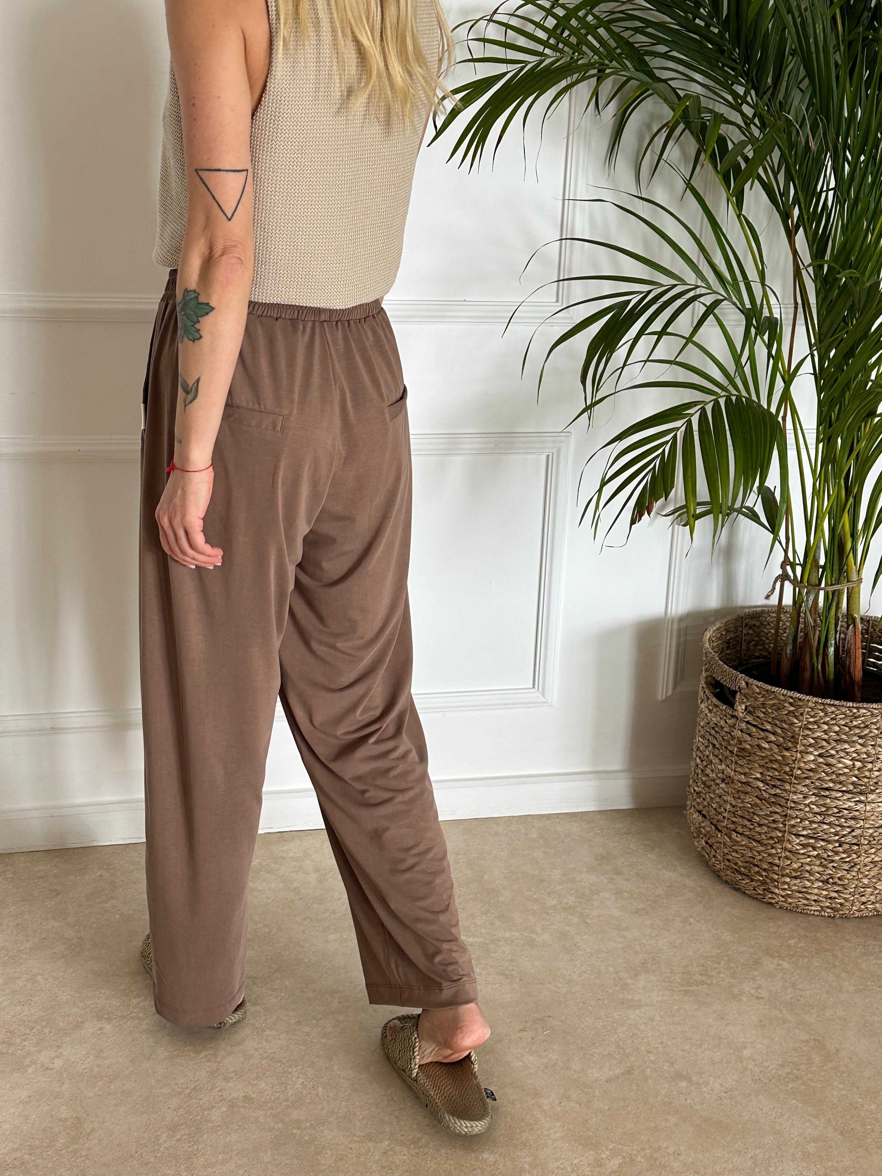 מכנסי EVA בראוני