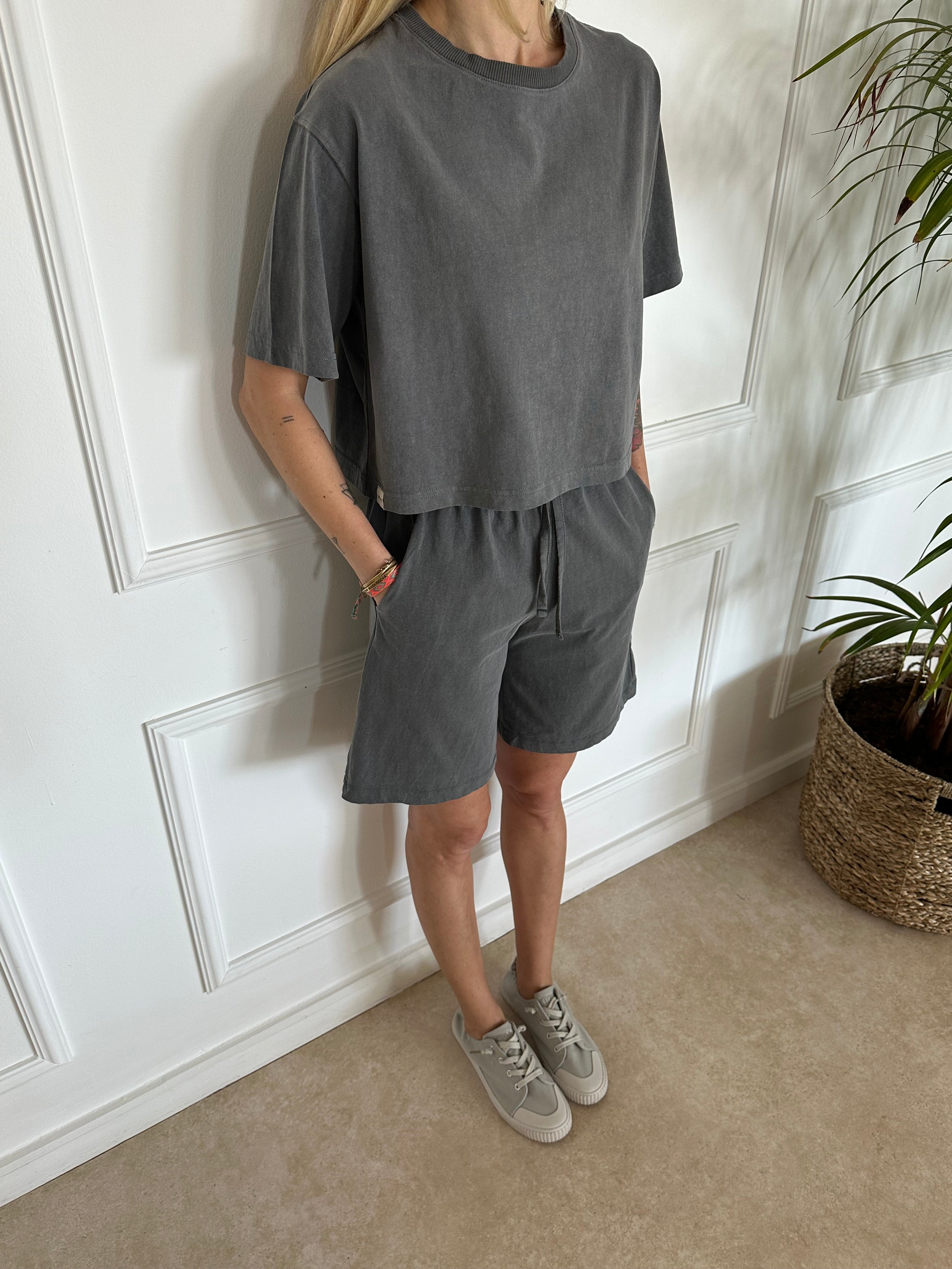 טי שירט קרופ אפורה