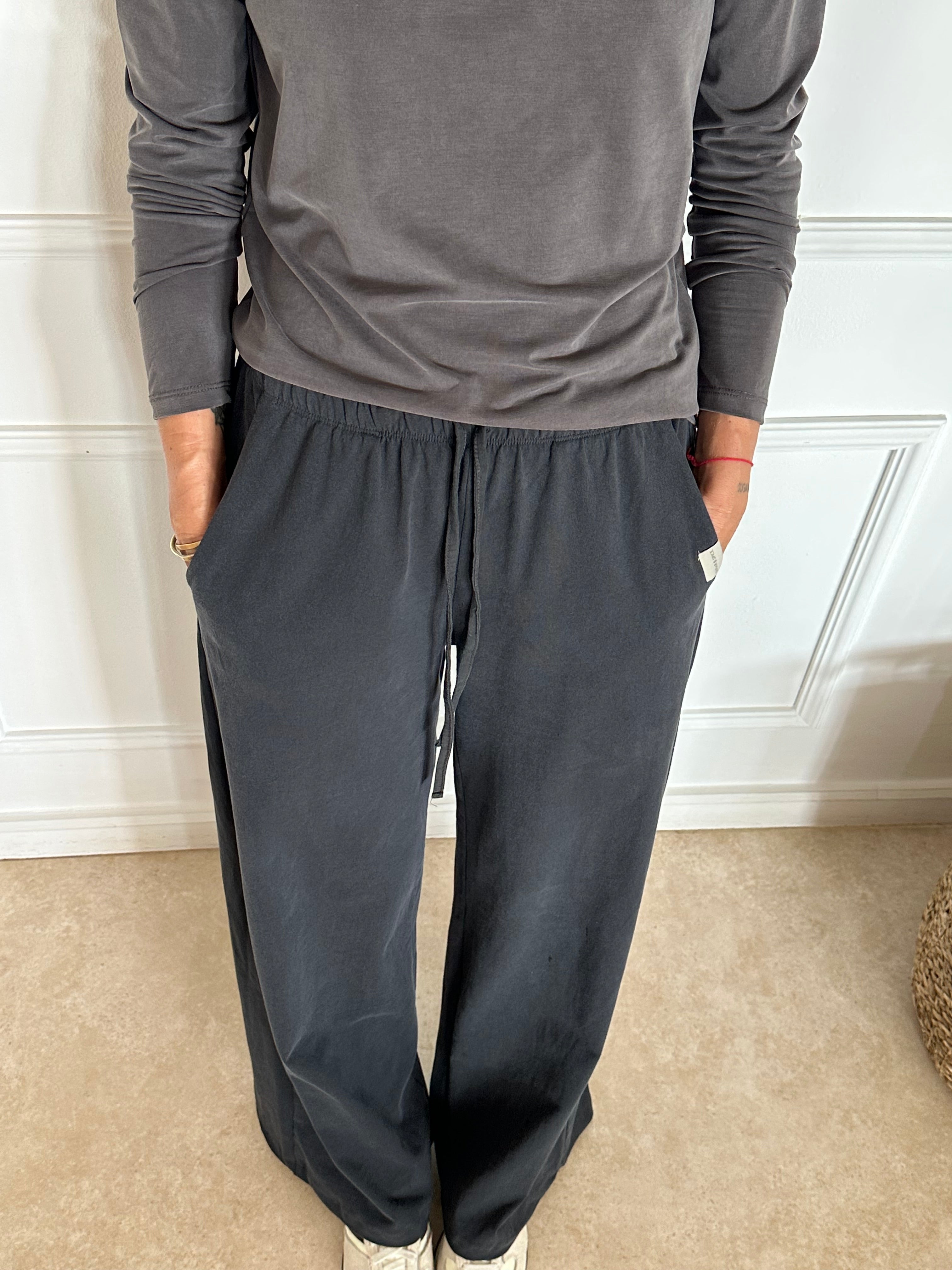 מכנסי אלן סטון ווש שחור פחם