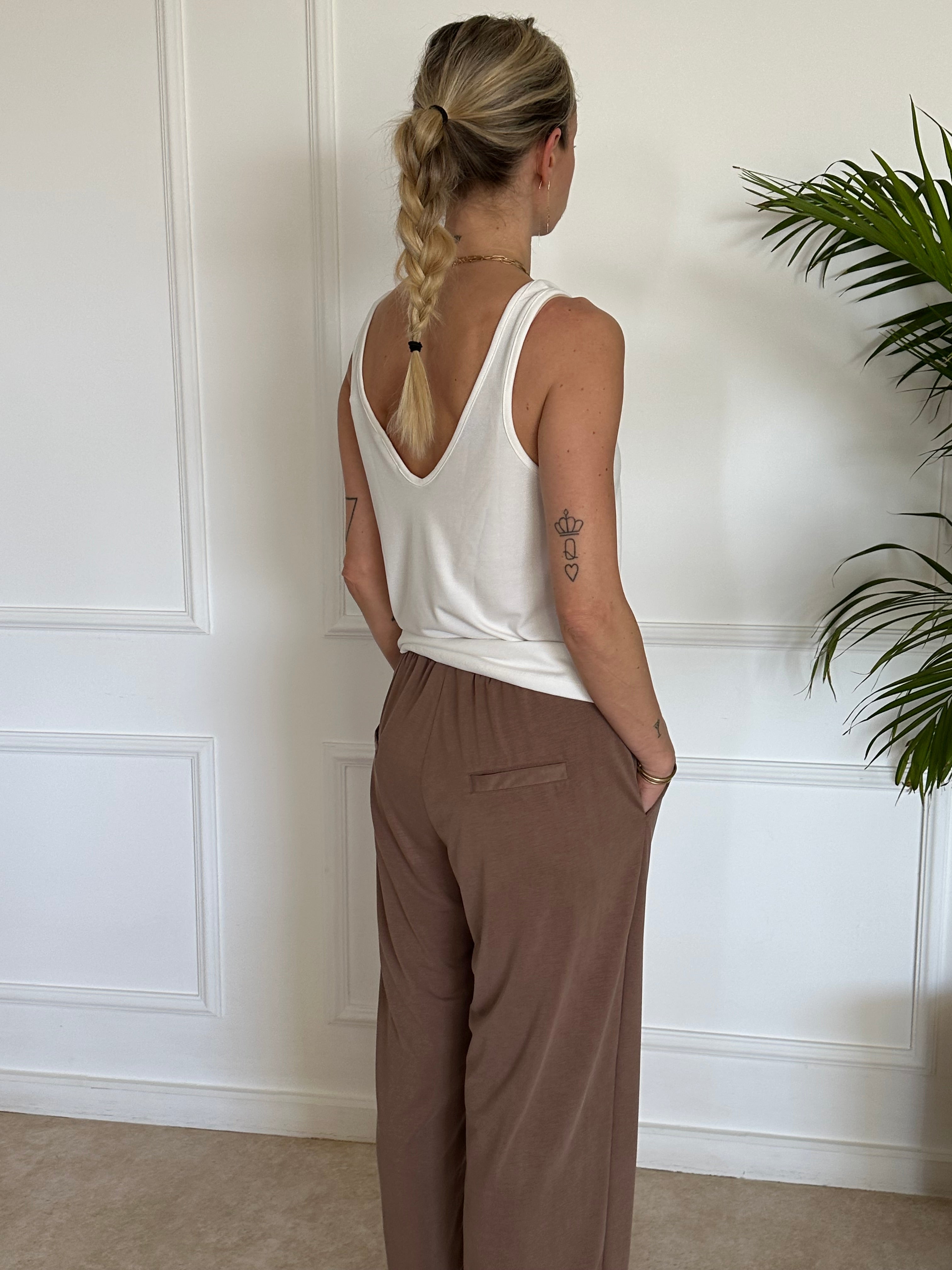 גופיית ניס לבנה פסים דקים