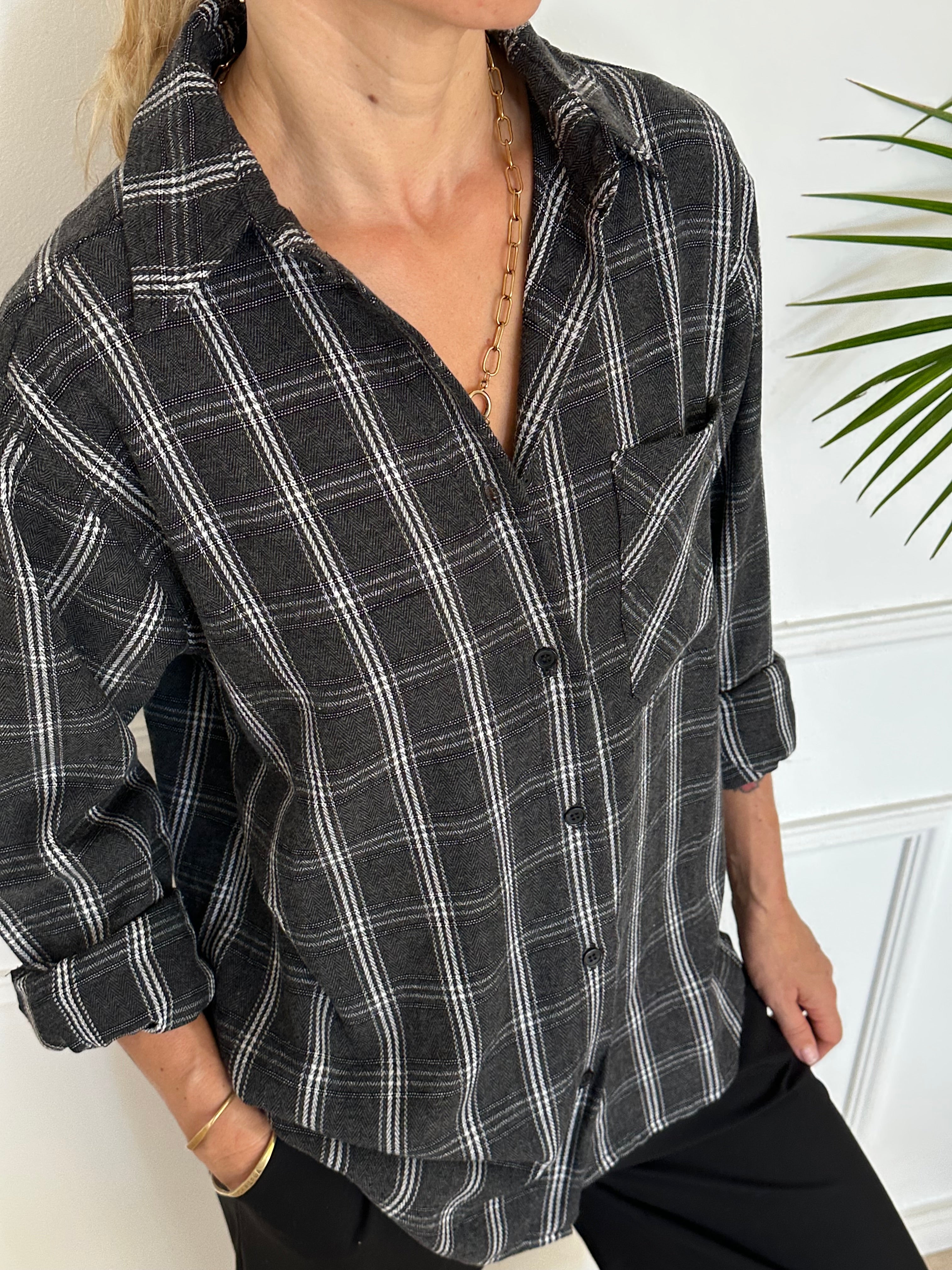 חולצת SOHO משבצות שחורה