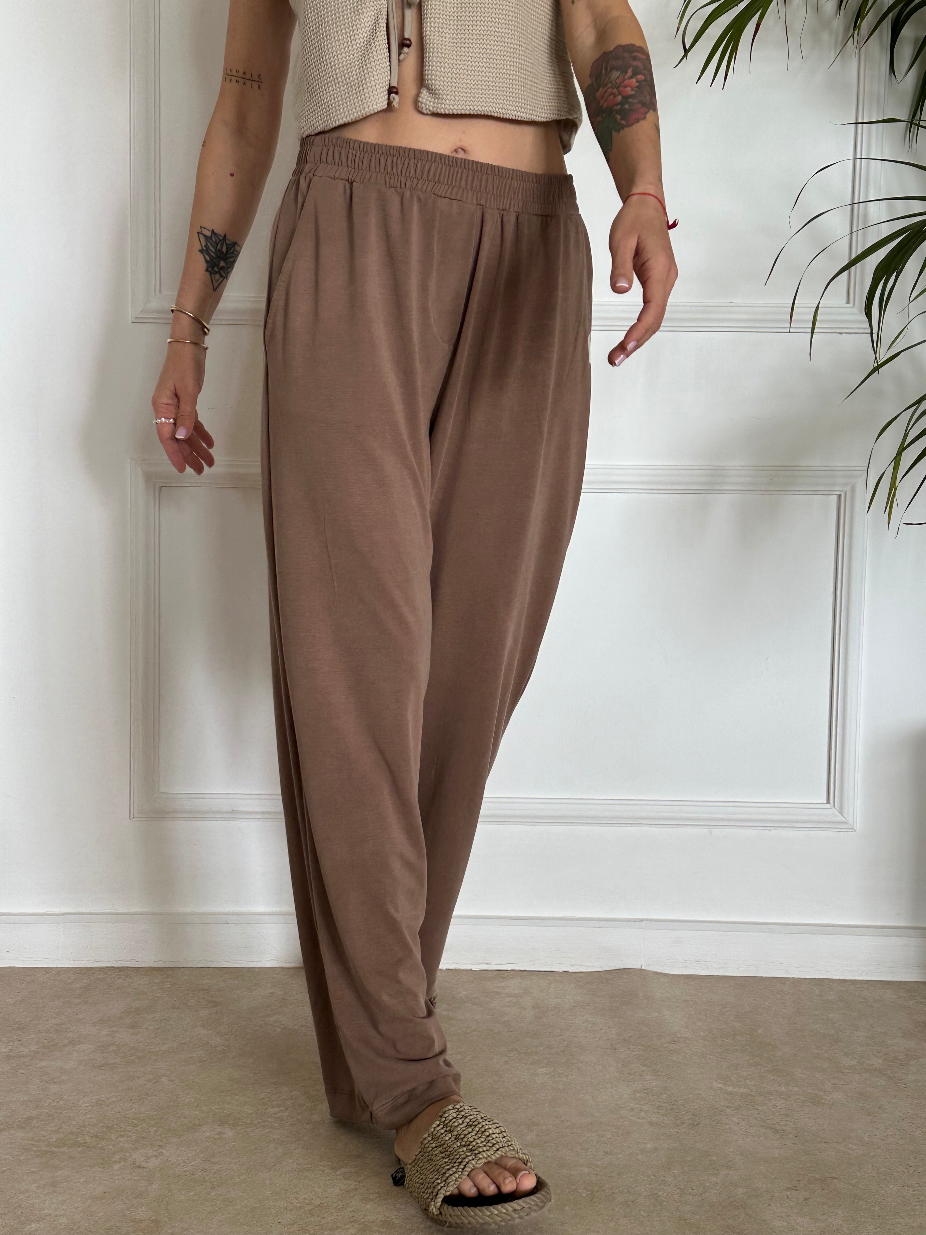 מכנסי EVA בראוני