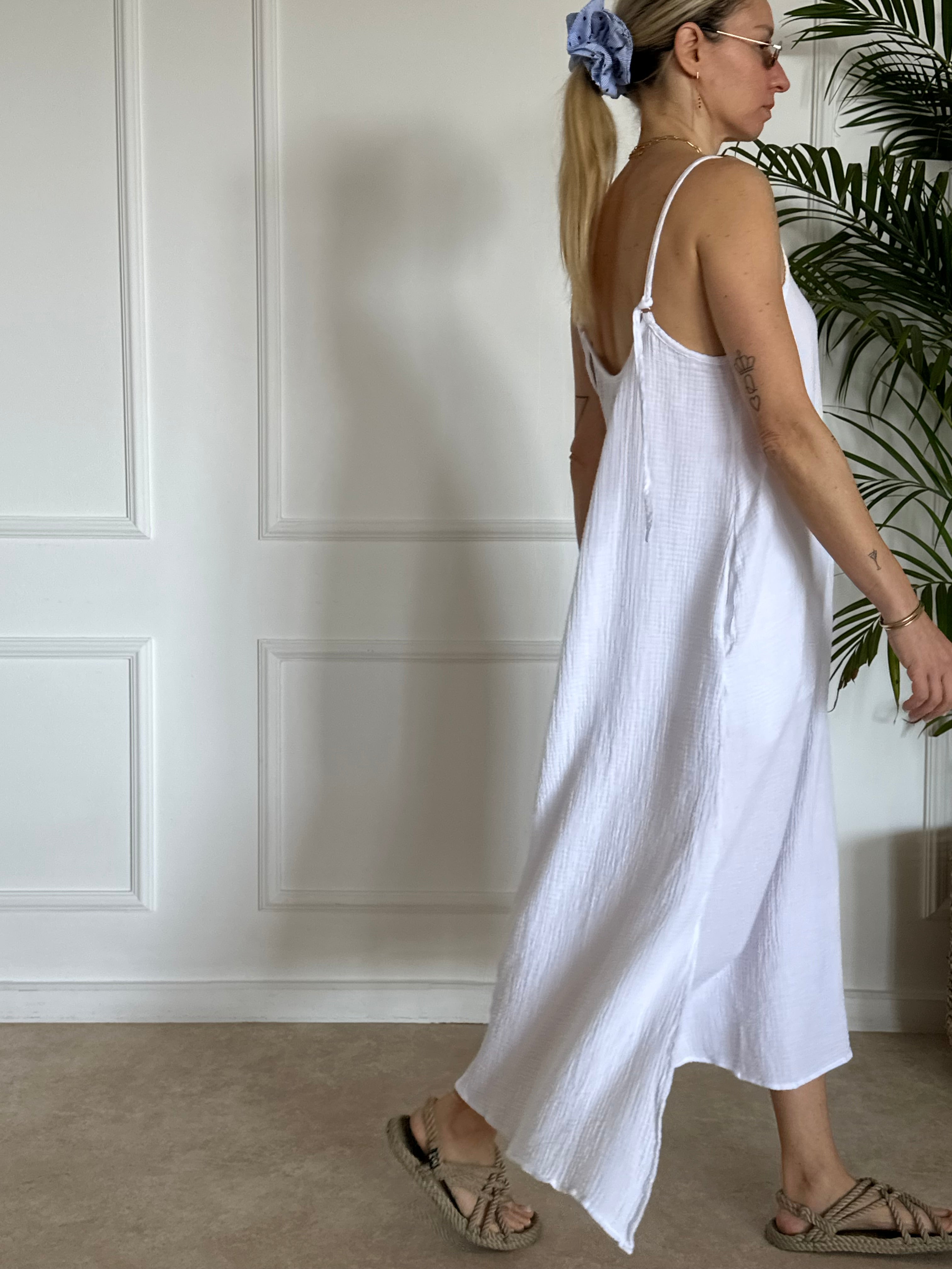 שמלת ELLA טטרה לבנה