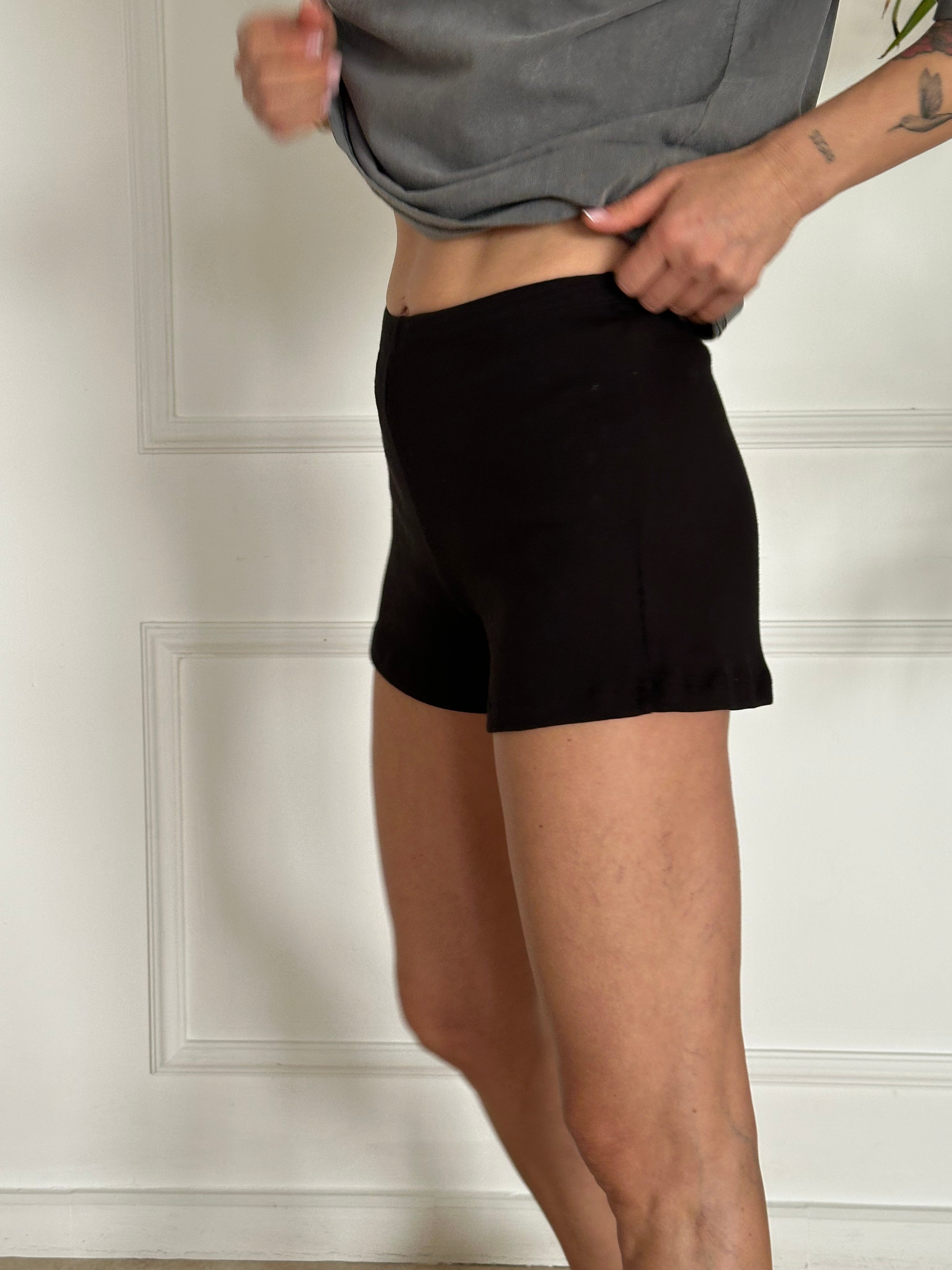 טייץ קצר בייסיק פונטל שחור