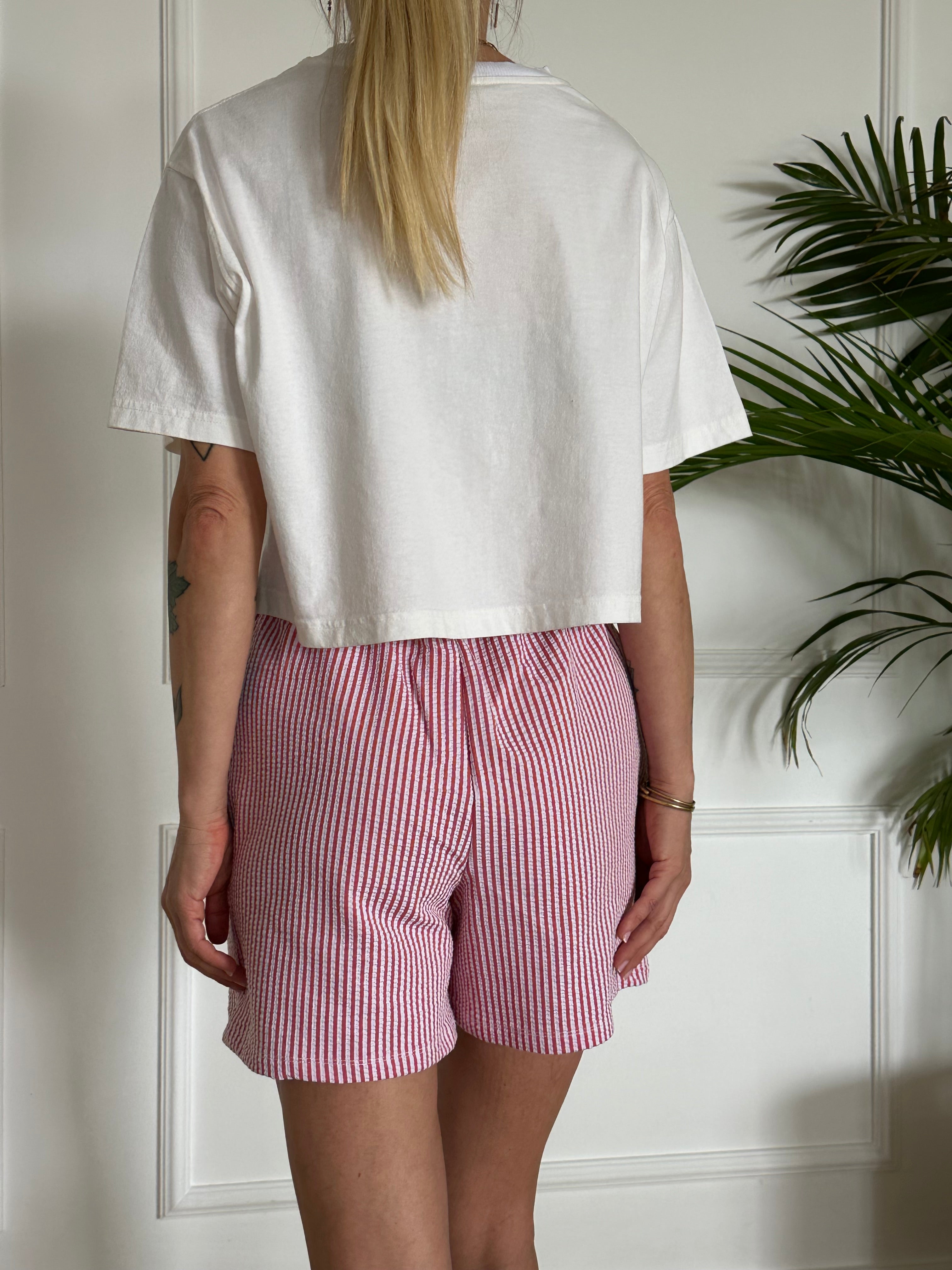 מכנסיים קצרים פסים אדומים