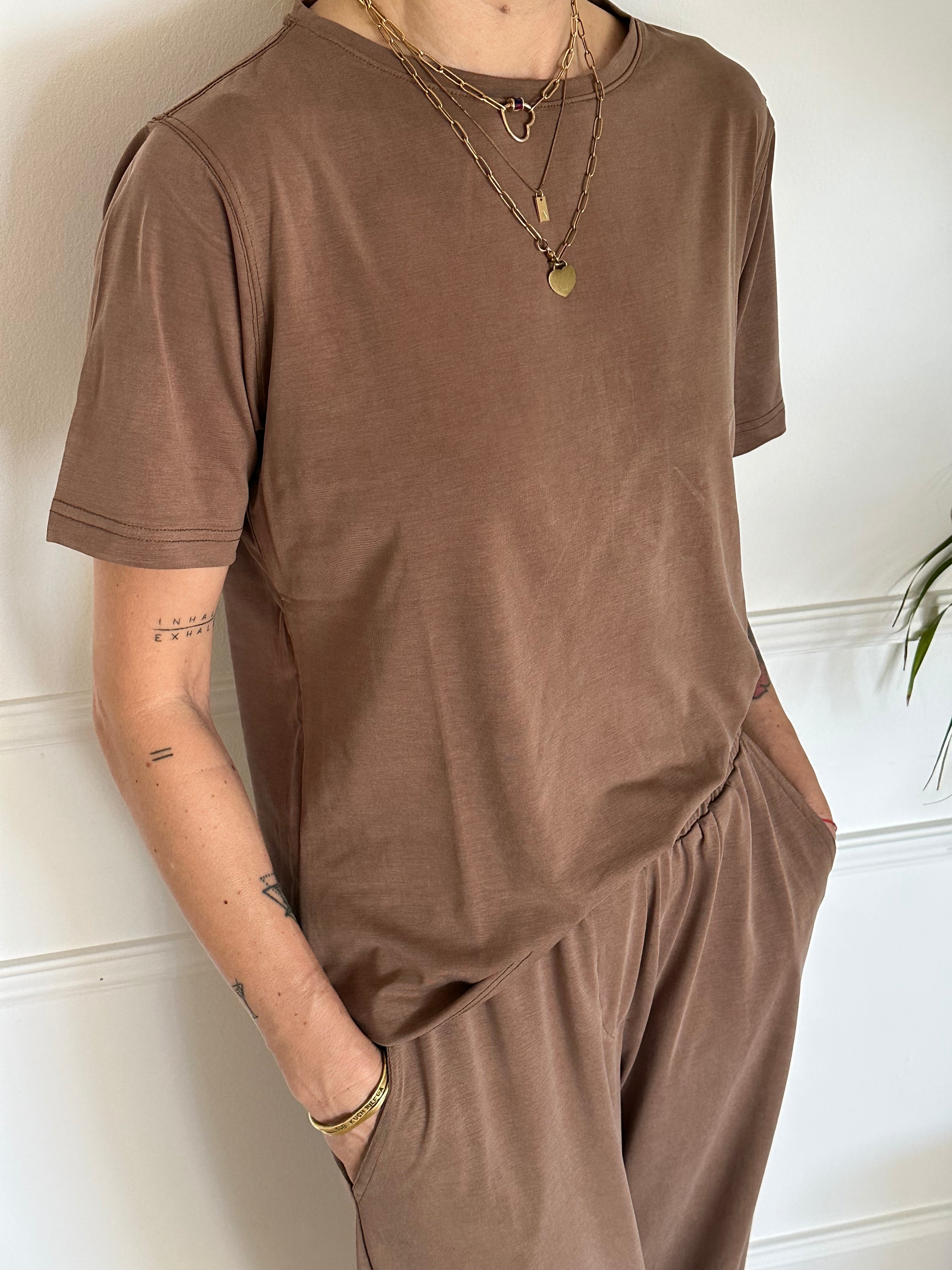 טי שירט EVA בראוני