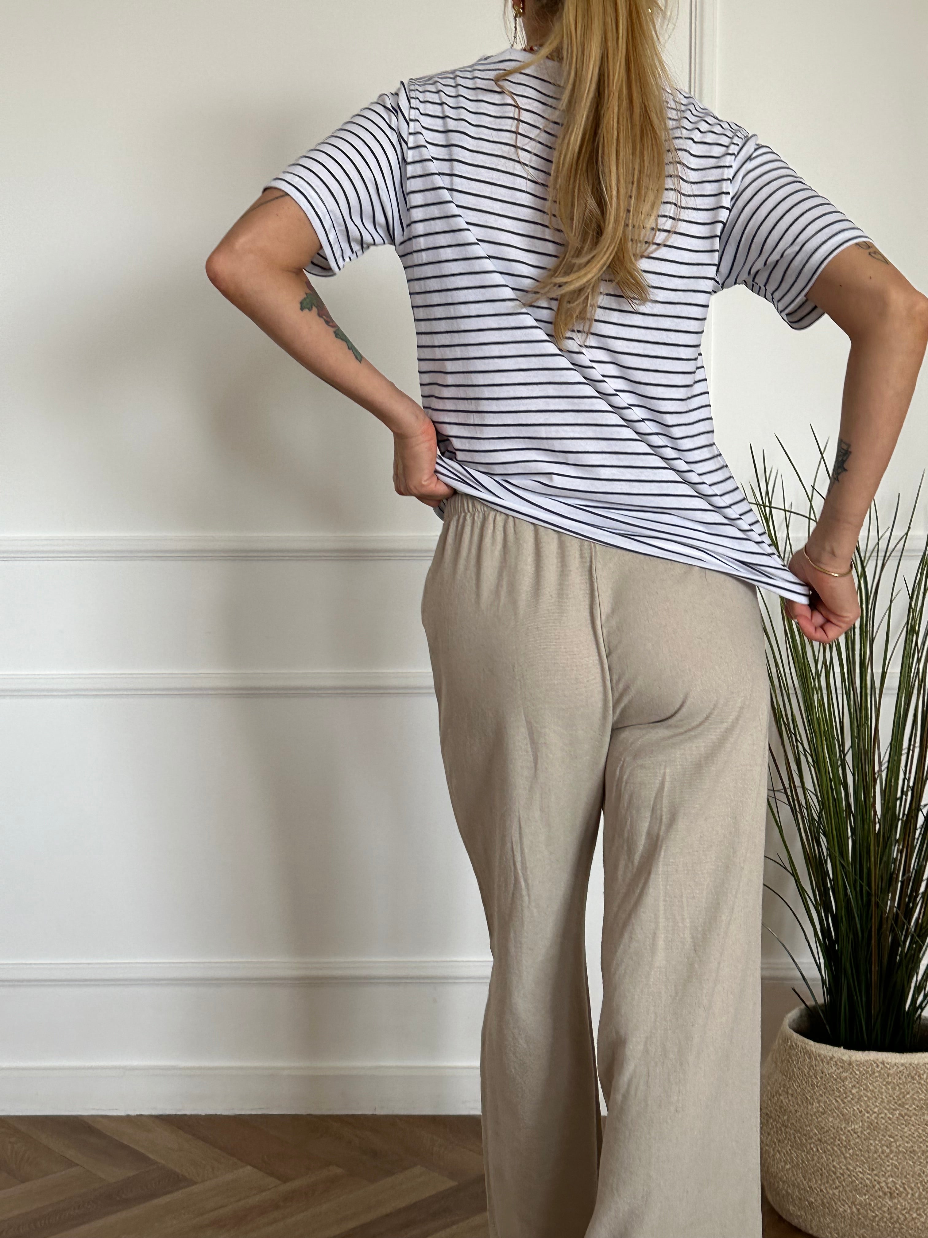 חולצת וי פסים נייבי