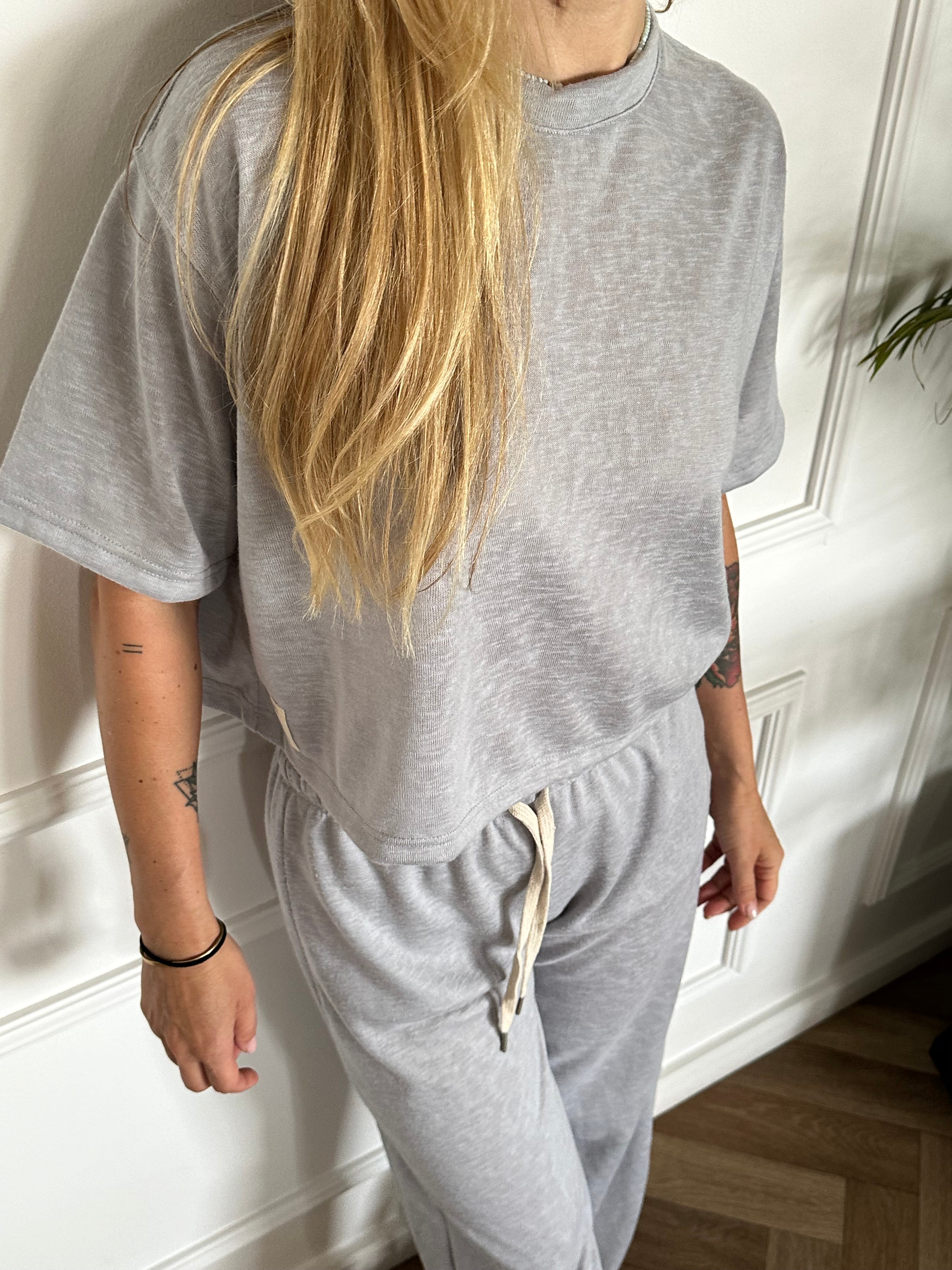 חולצת קרופ ALEX סלאב אבן