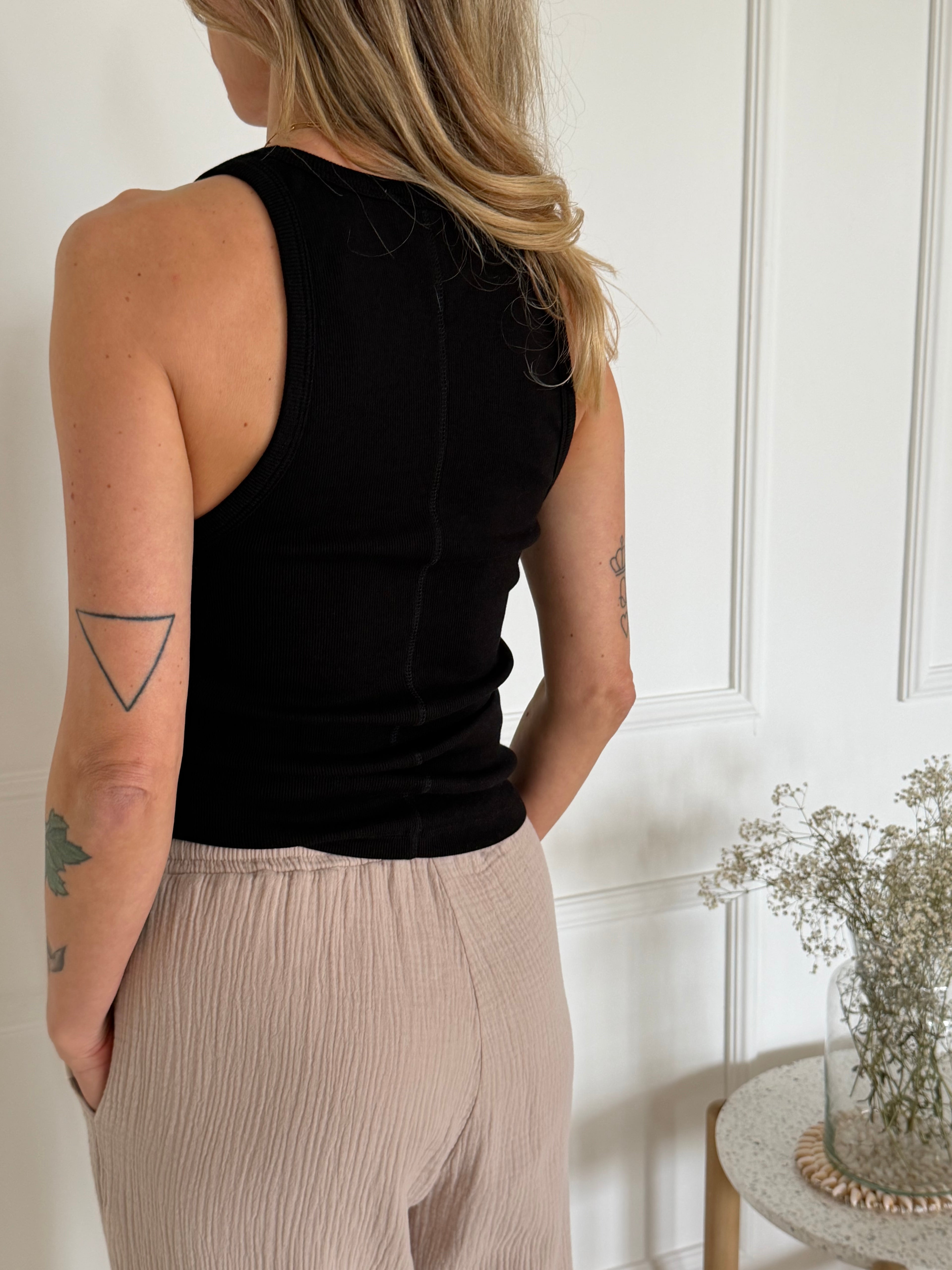 מארז 2 גופיות ריב : לבן+שחור