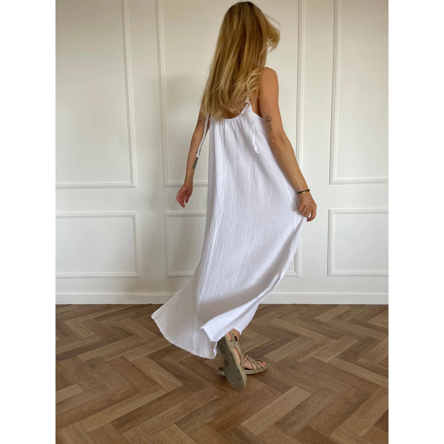 שמלת ELLA טטרה לבן