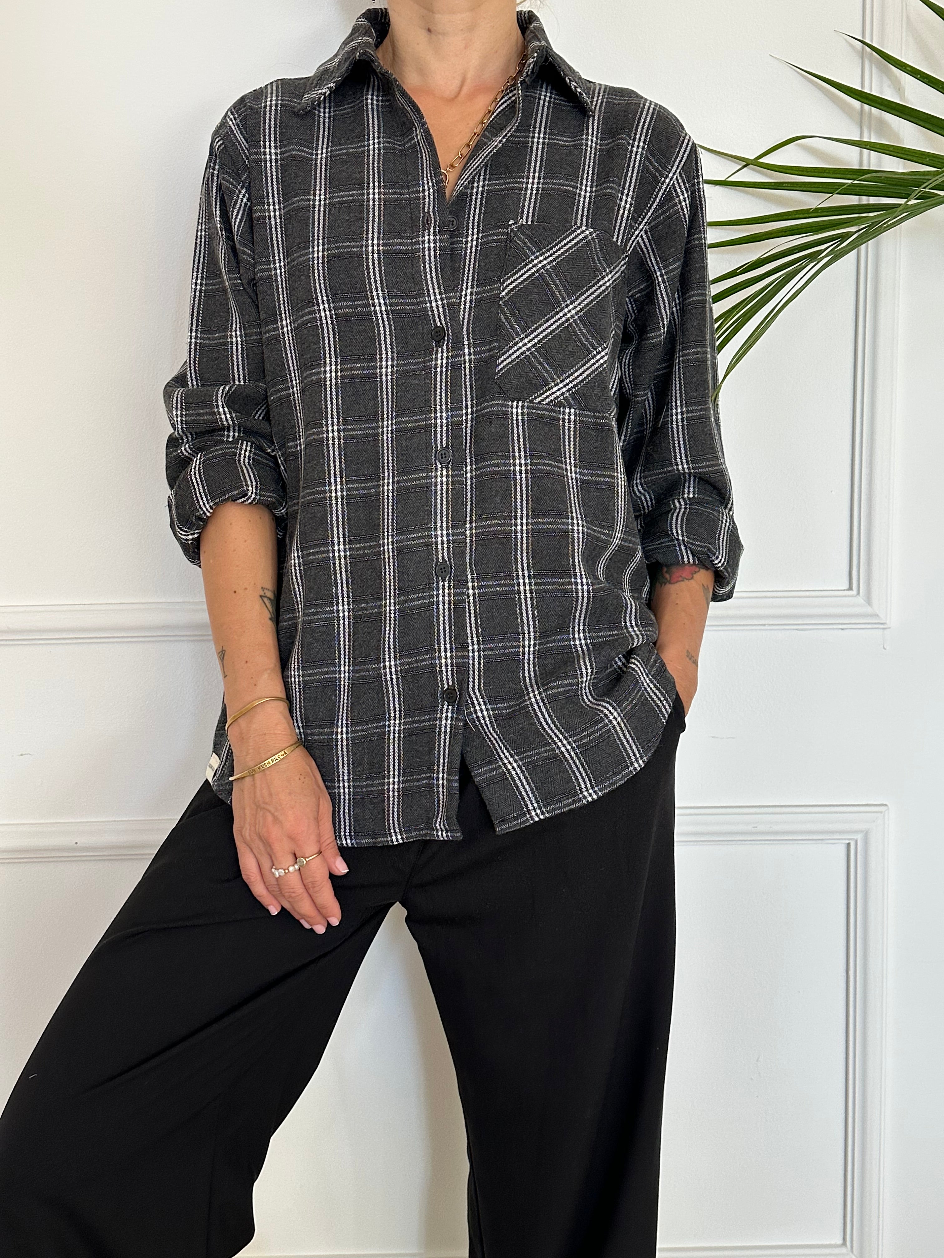 חולצת SOHO משבצות שחורה