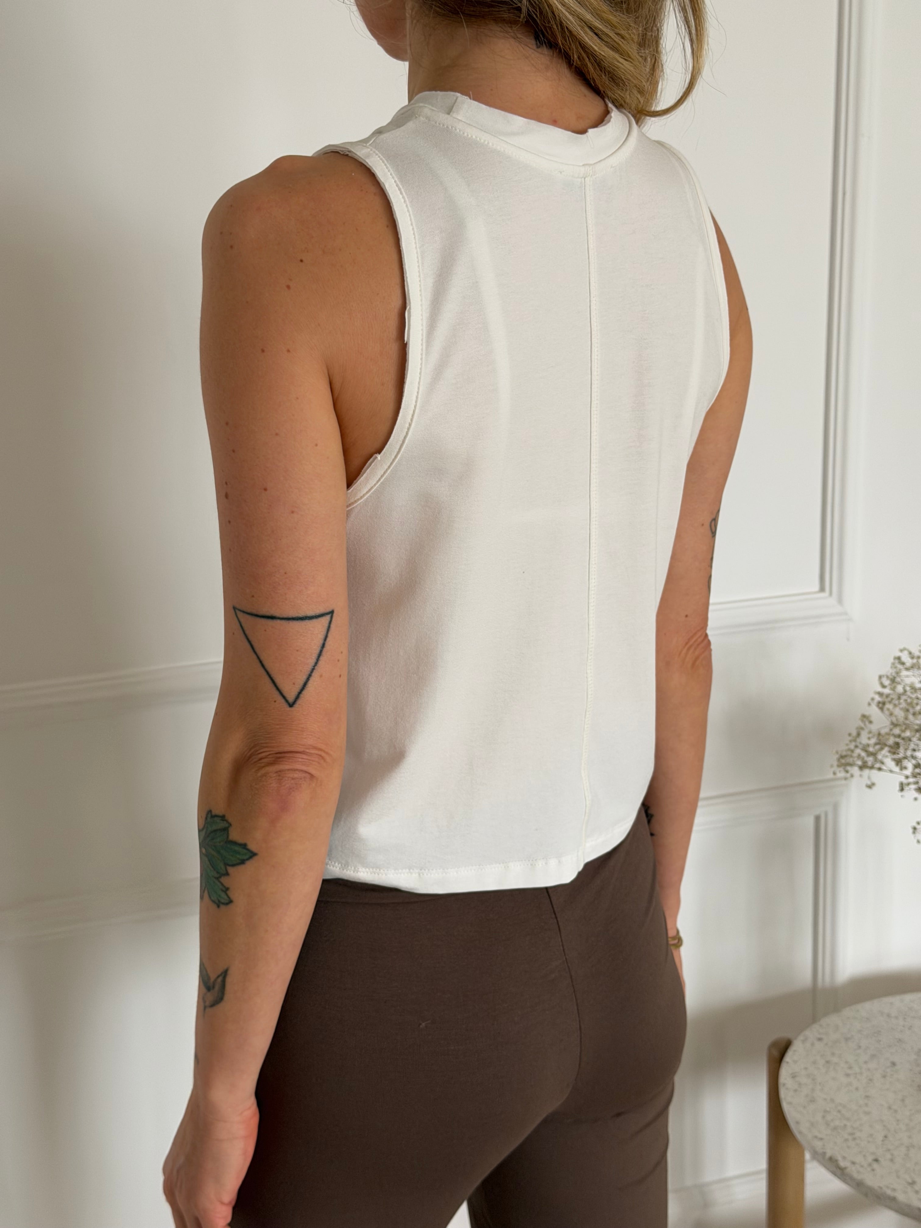 מארז 2 גופיית יוגה -שמנת + אפורה