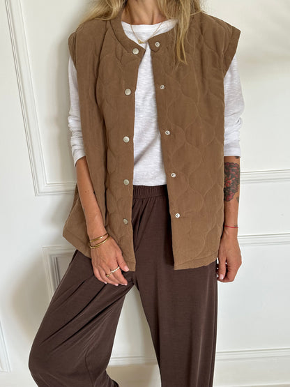 אפודת קויילטים קרמל