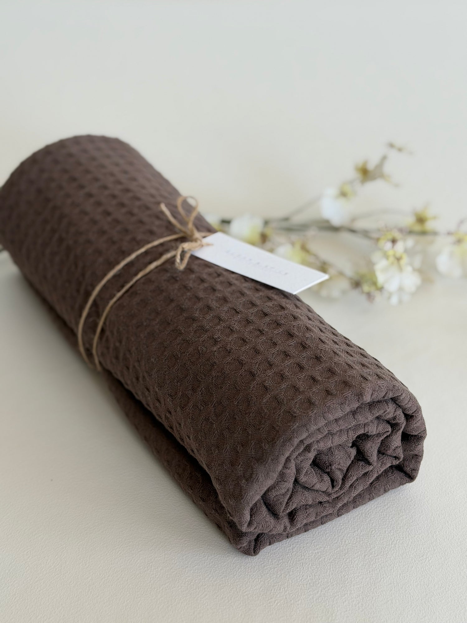 שמיכת SHAVASANA חומה