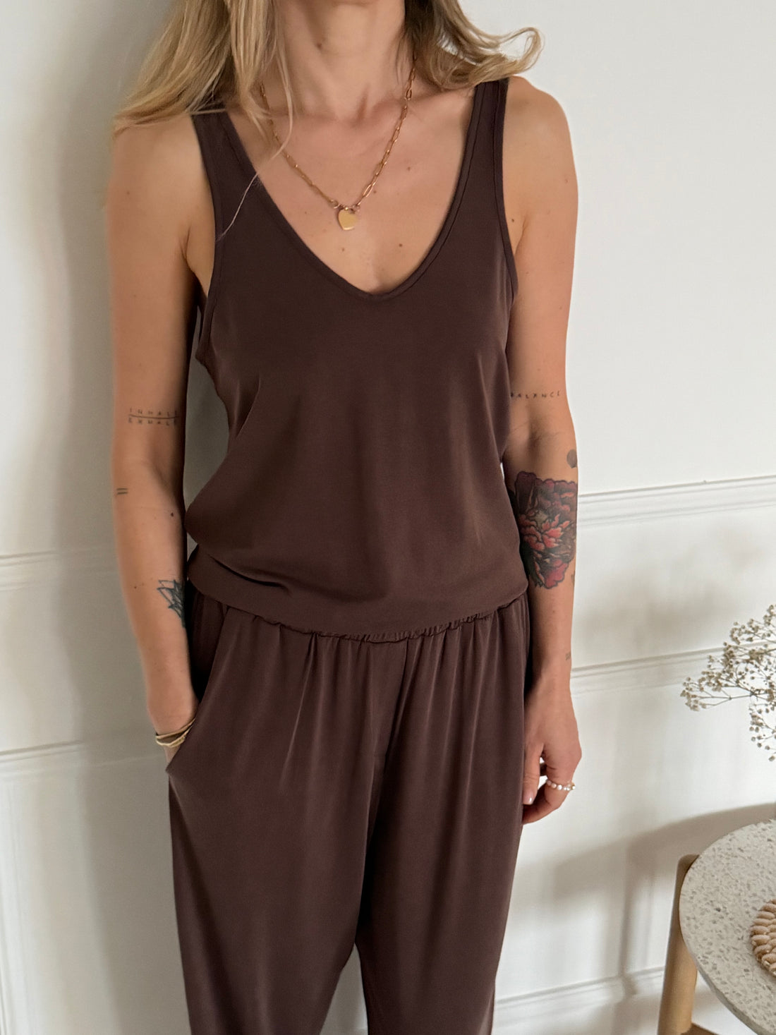 מארז 2 גופיות ניס : חומה+שחורה