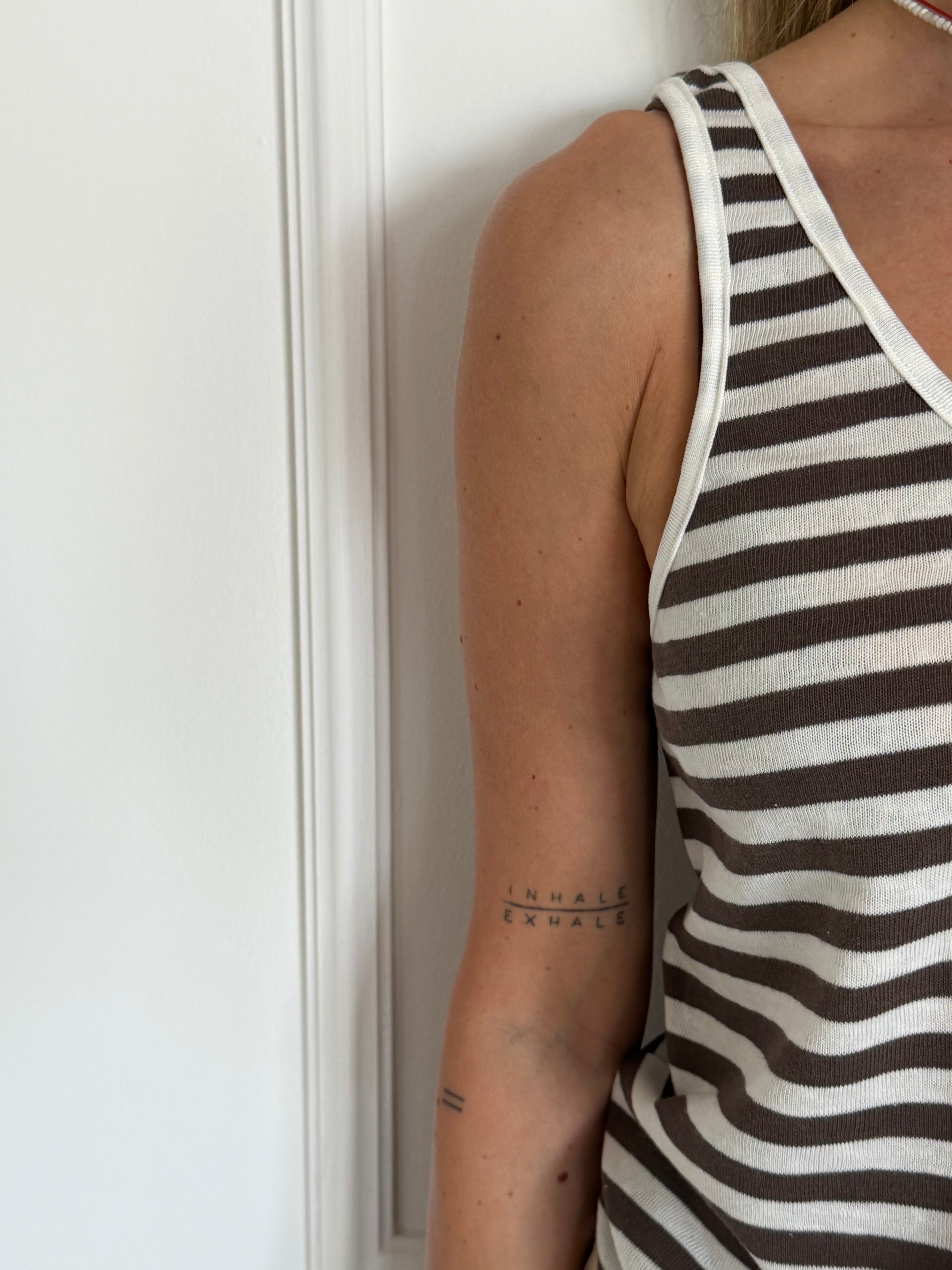 גופיית ריזורט פסים חומים