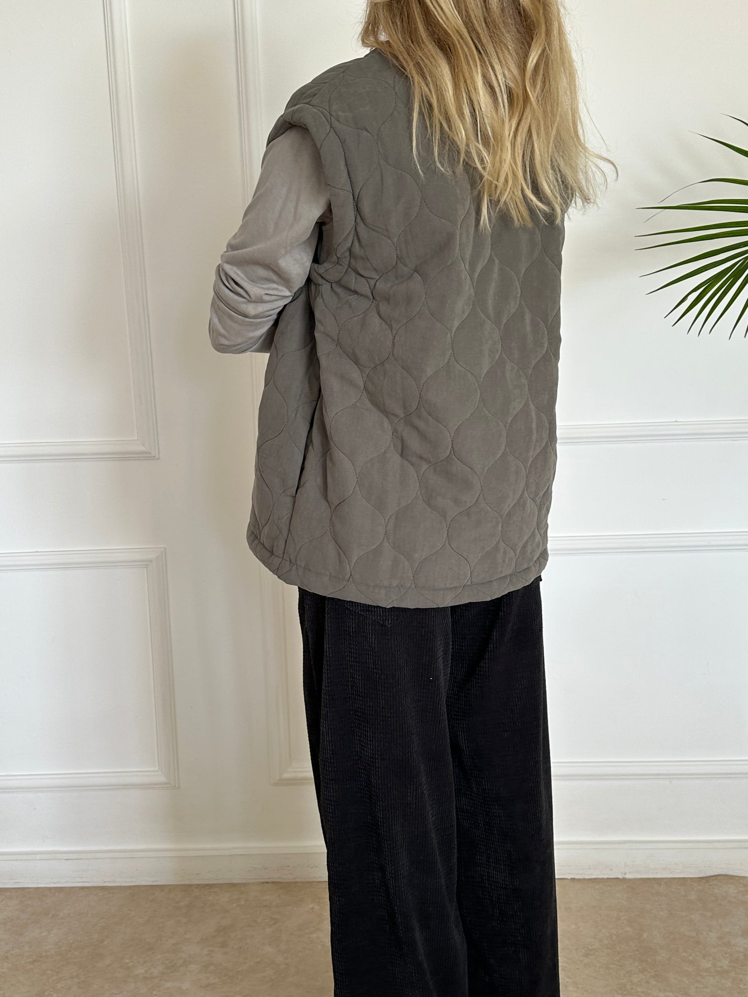 אפודת קויילטים olive