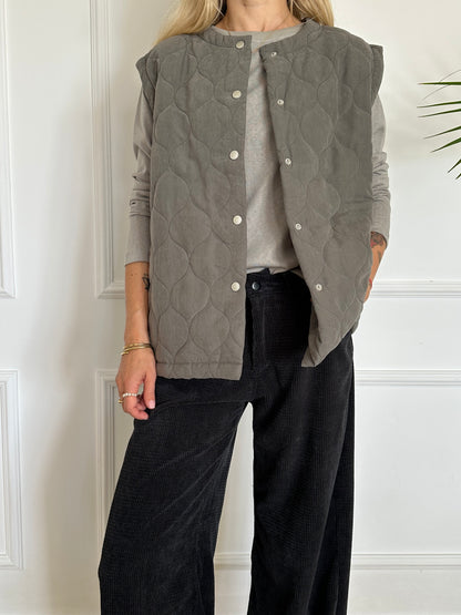 אפודת קויילטים olive